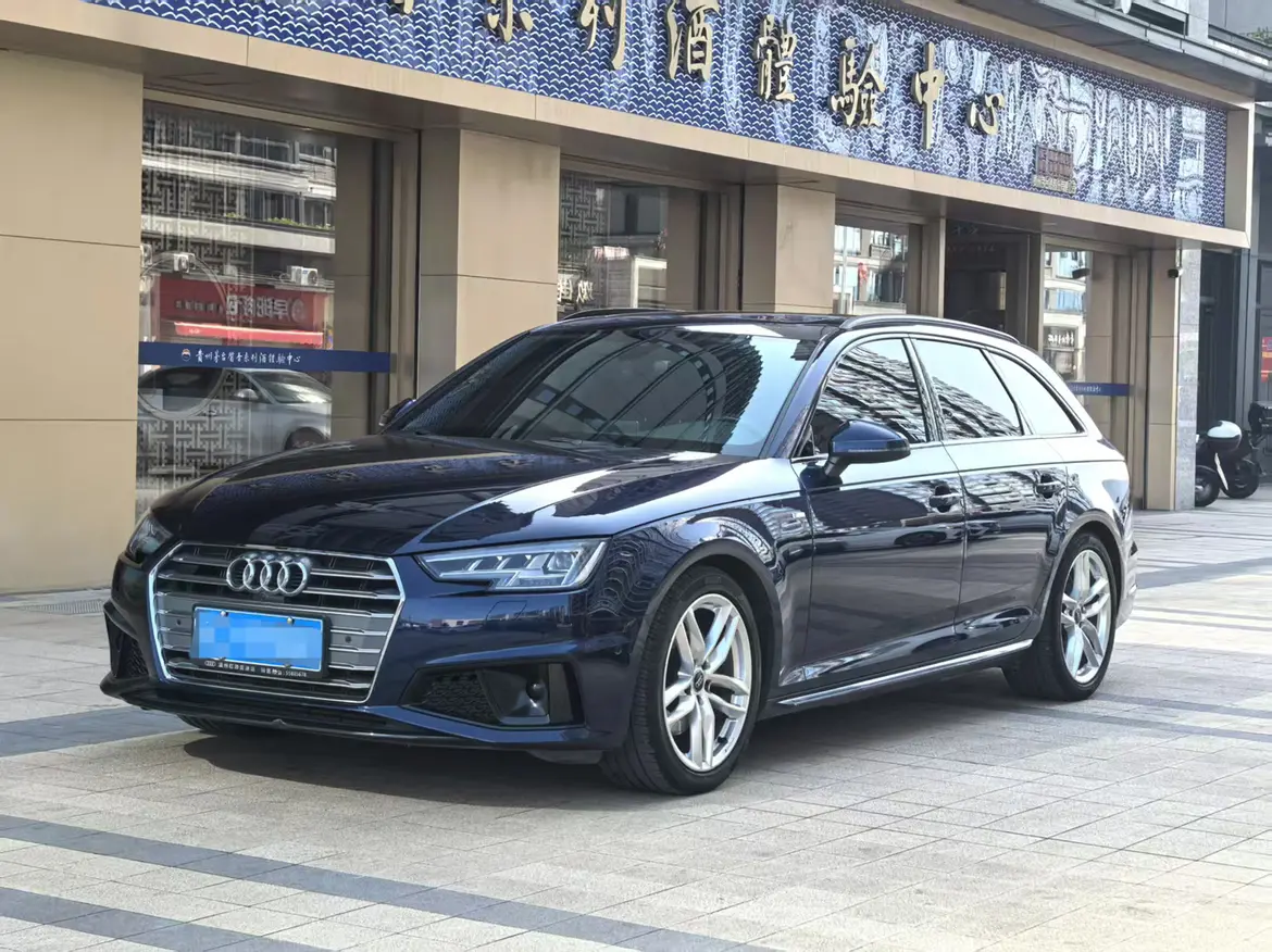 Audi A4  из Китая