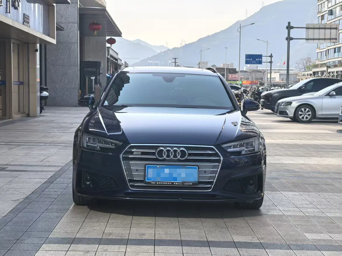 Audi A4  из Китая