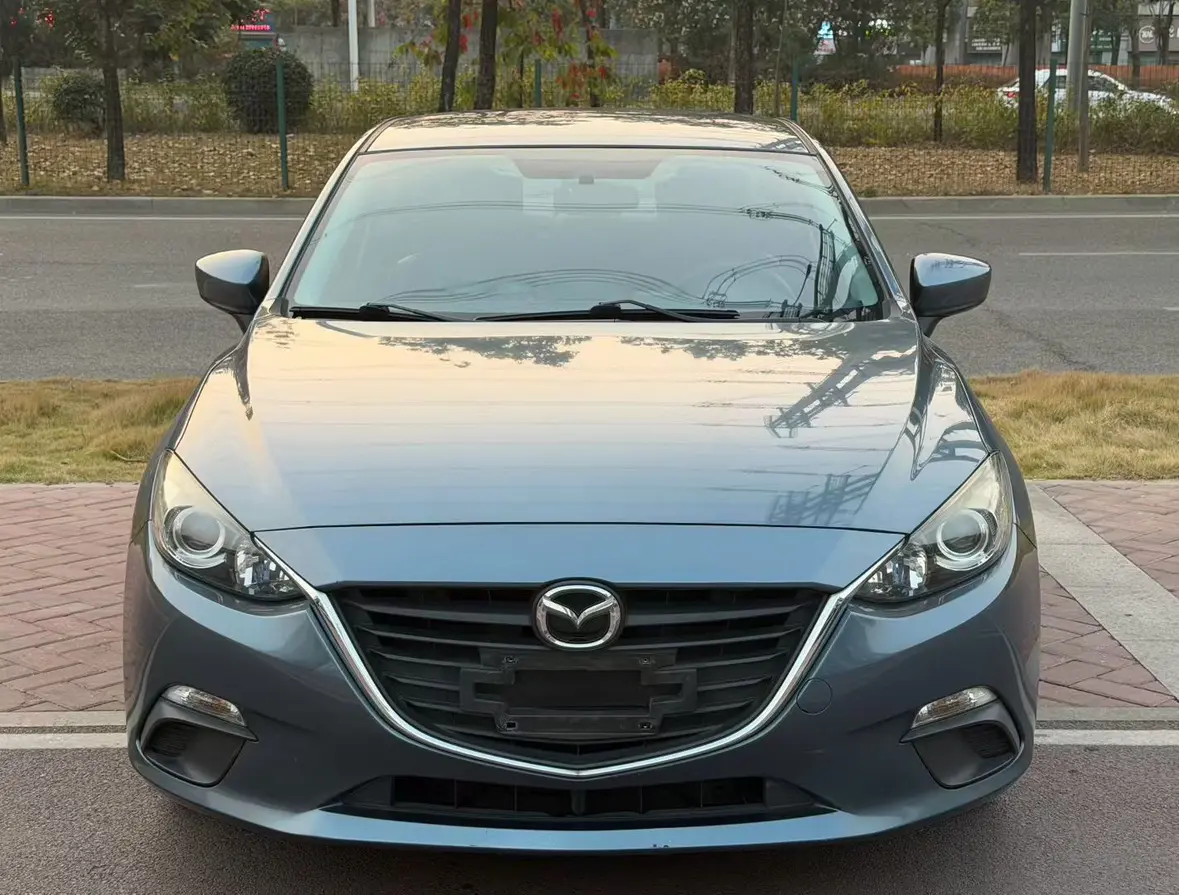 Mazda Axela (Mazda3)  из Китая