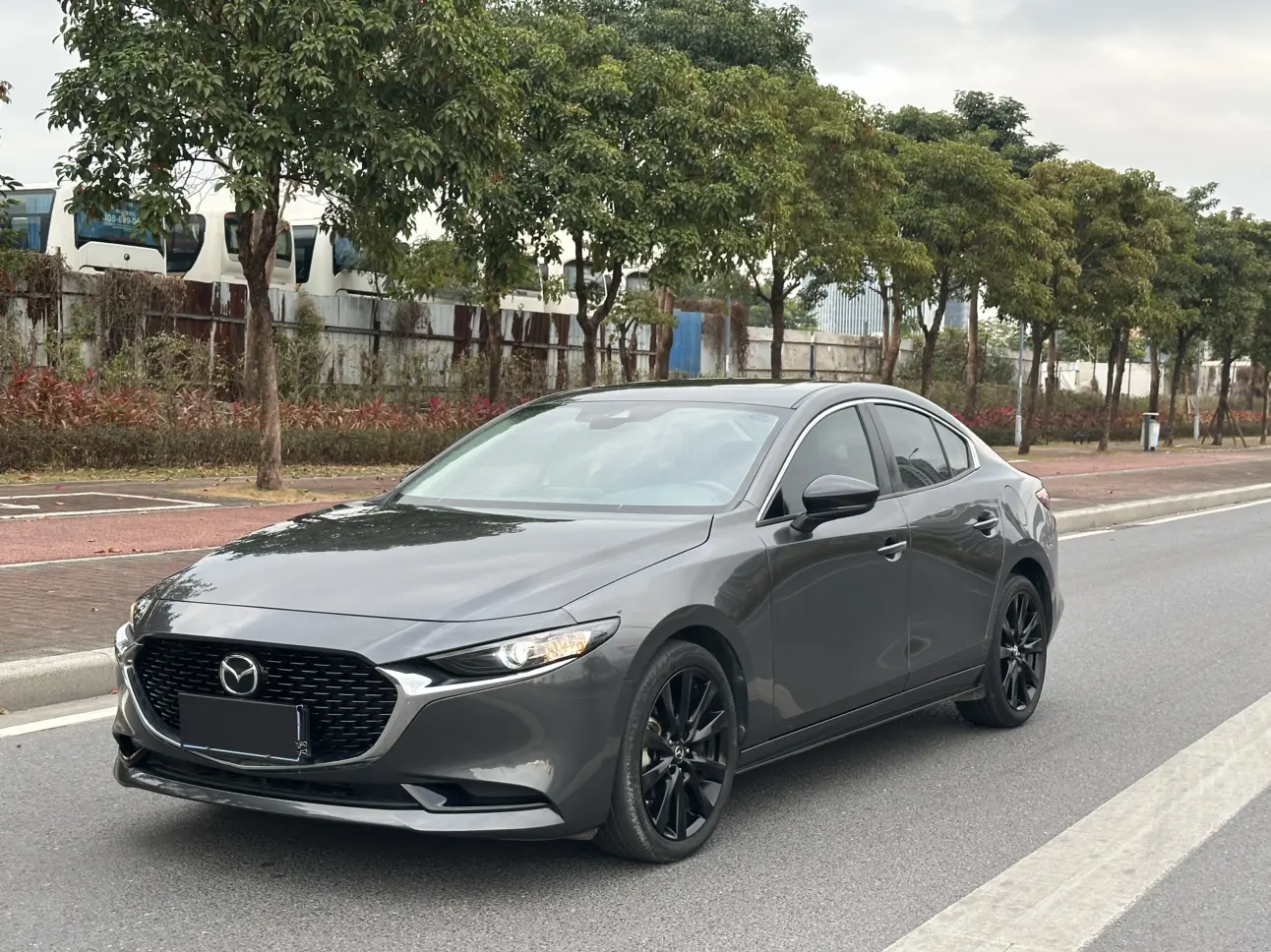Mazda Axela (Mazda3)  из Китая