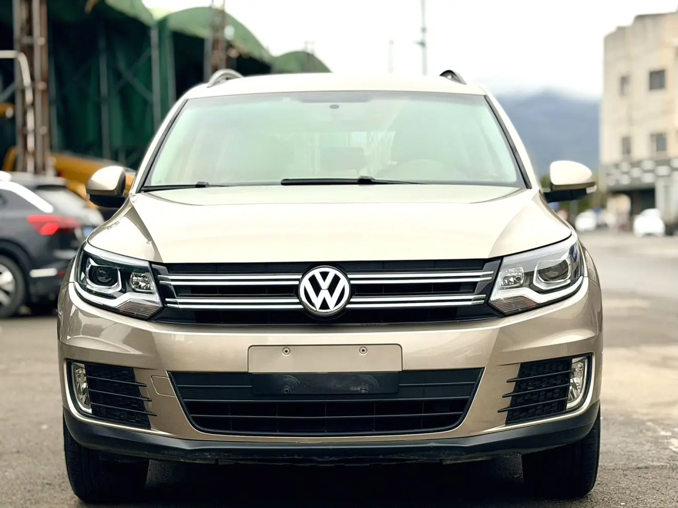Volkswagen Tiguan  из Китая