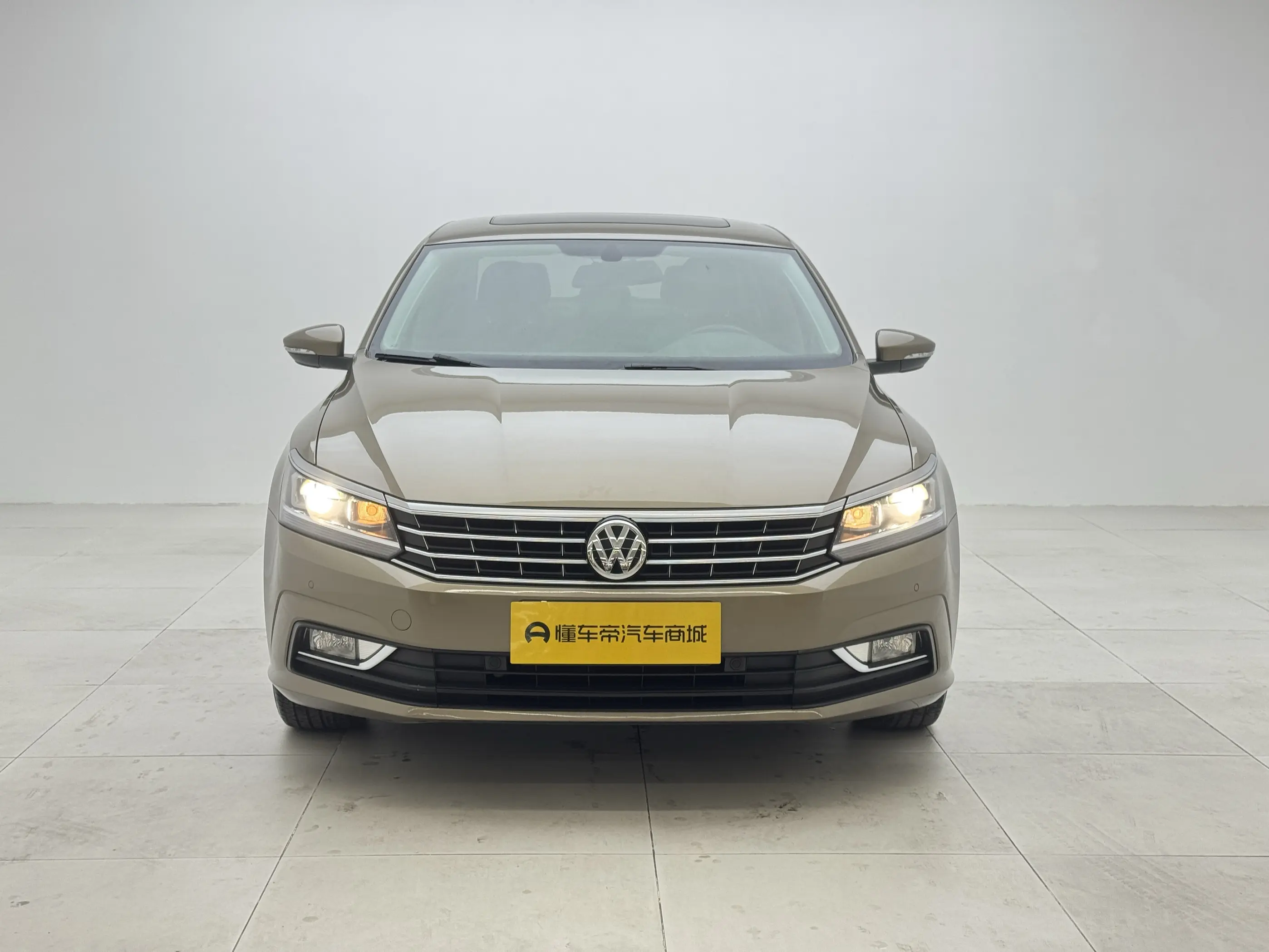 Volkswagen Passat  из Китая