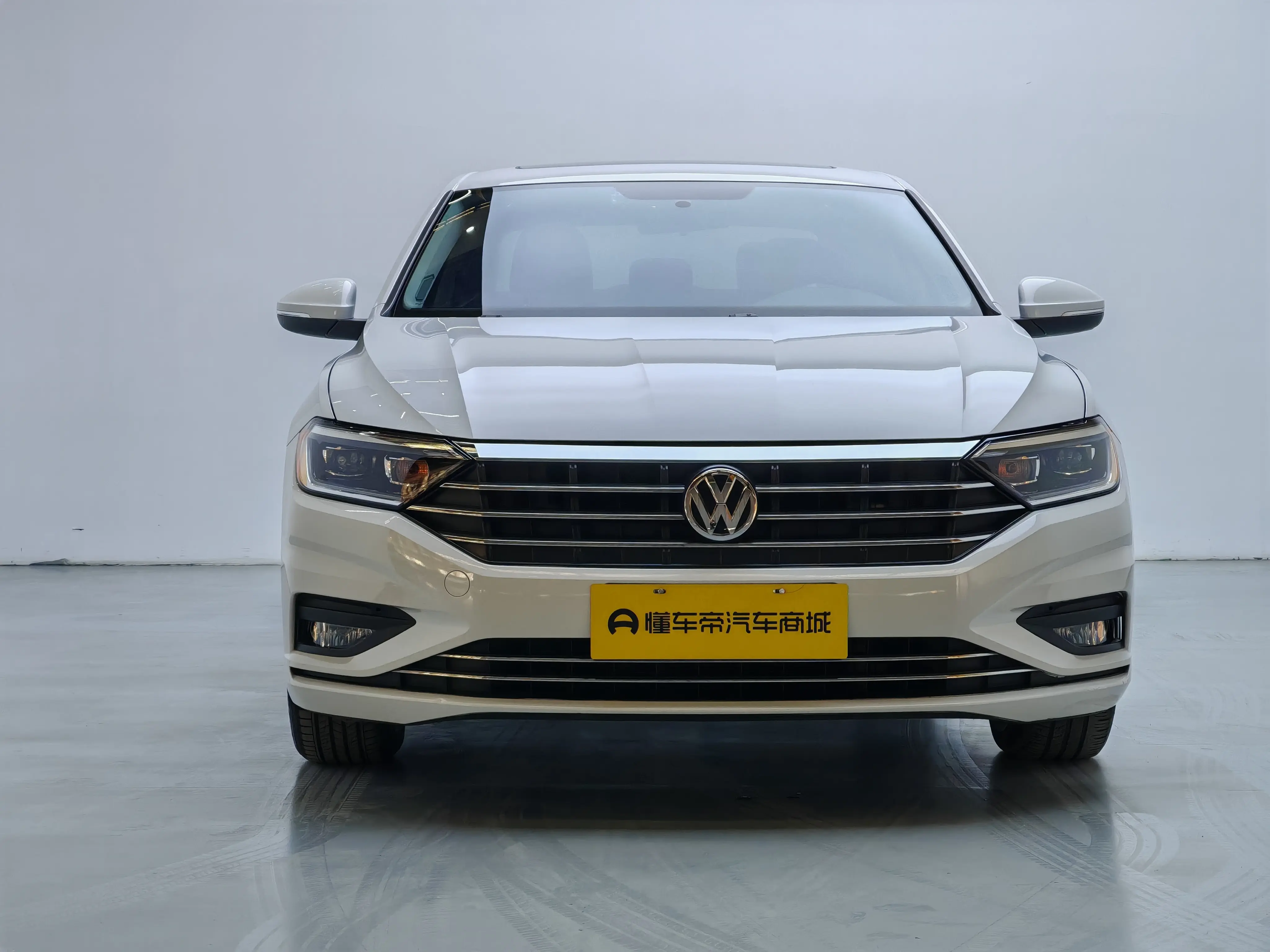 Volkswagen Sagitar  из Китая