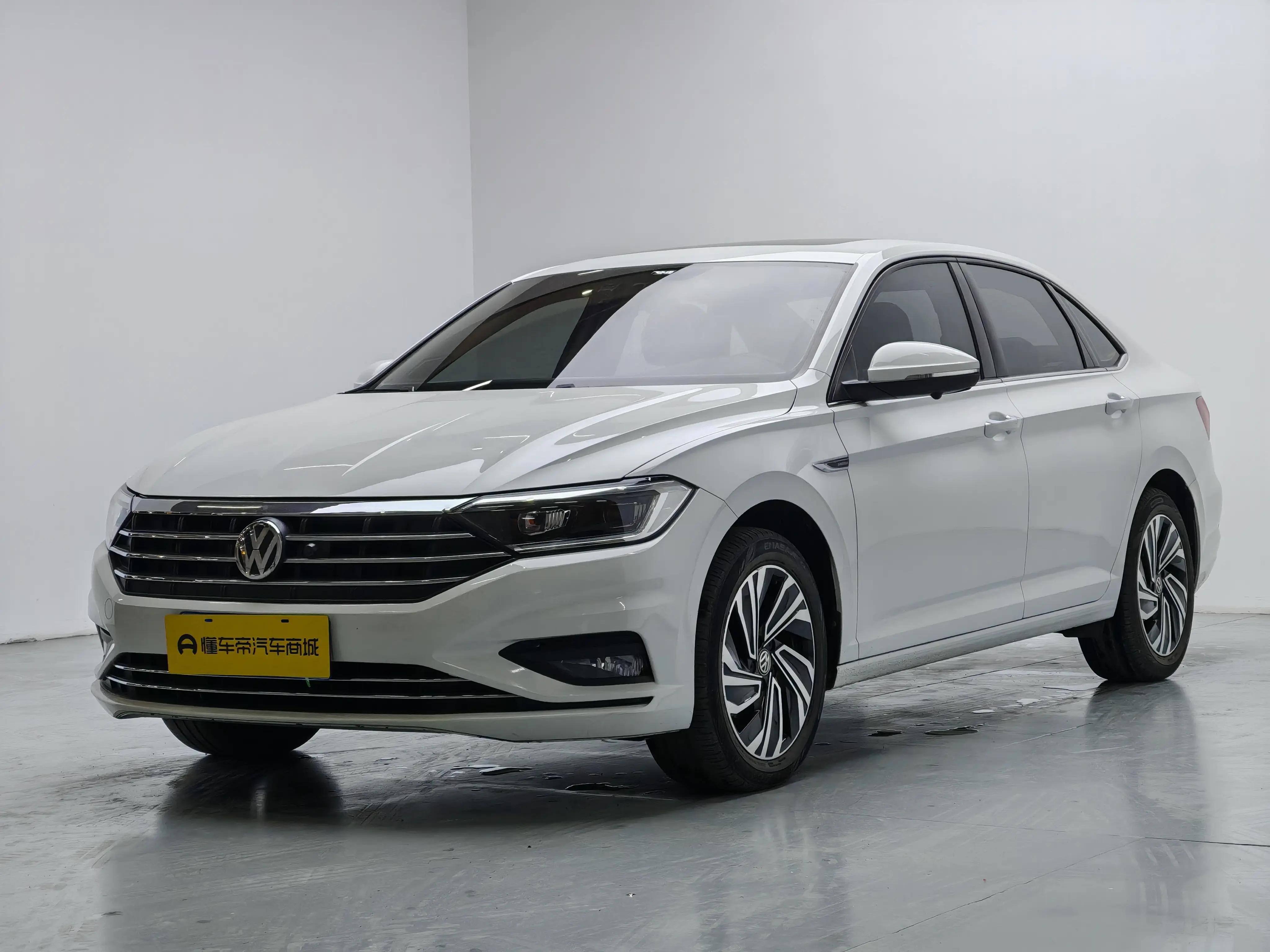 Volkswagen Sagitar  из Китая