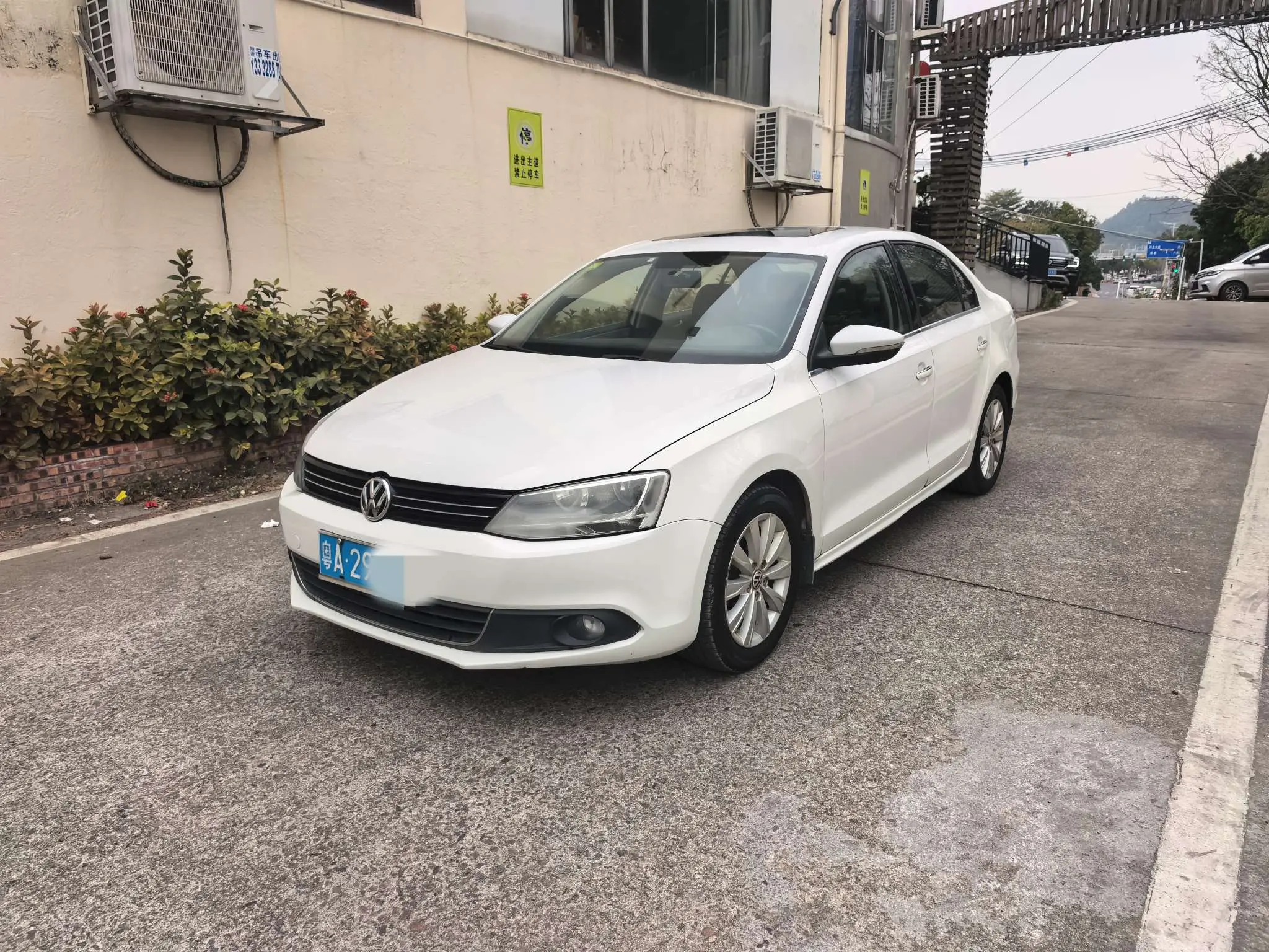 Volkswagen Sagitar  из Китая