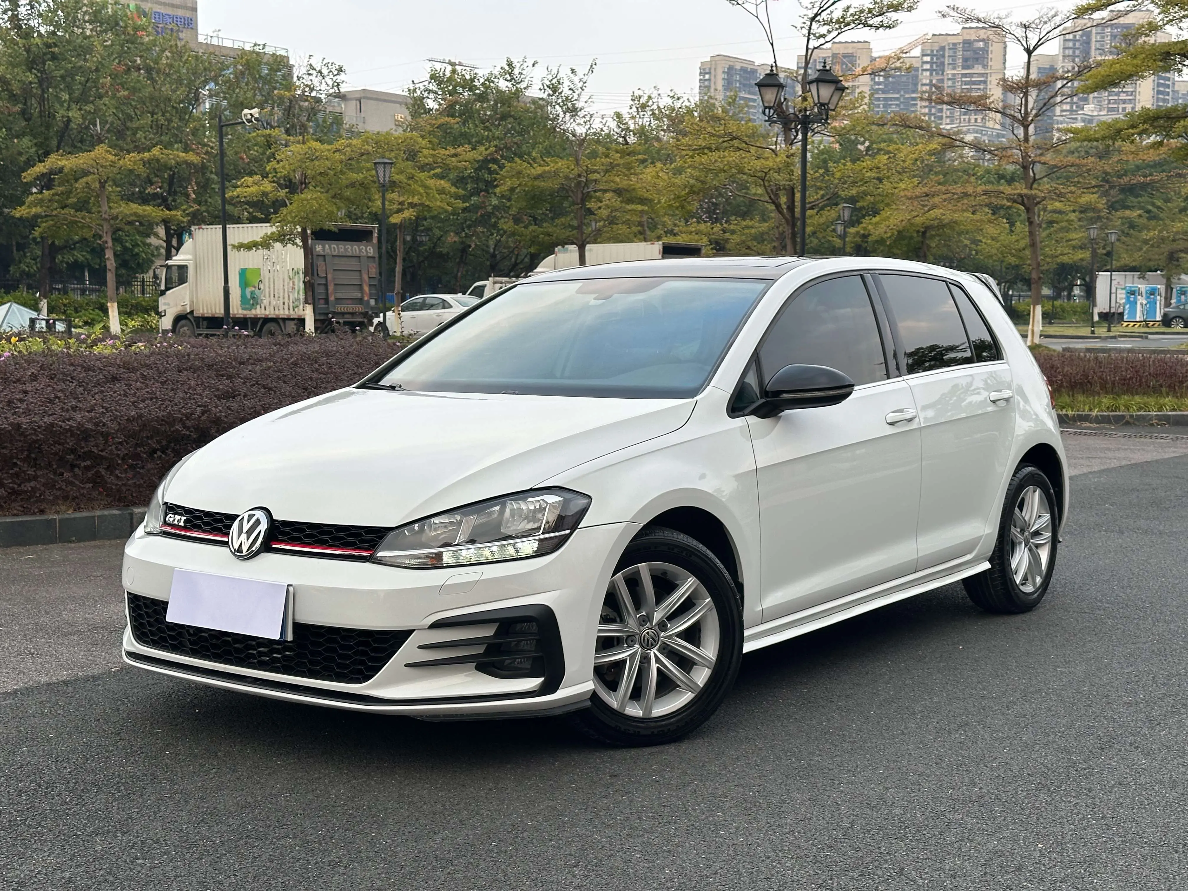 Volkswagen Golf  из Китая