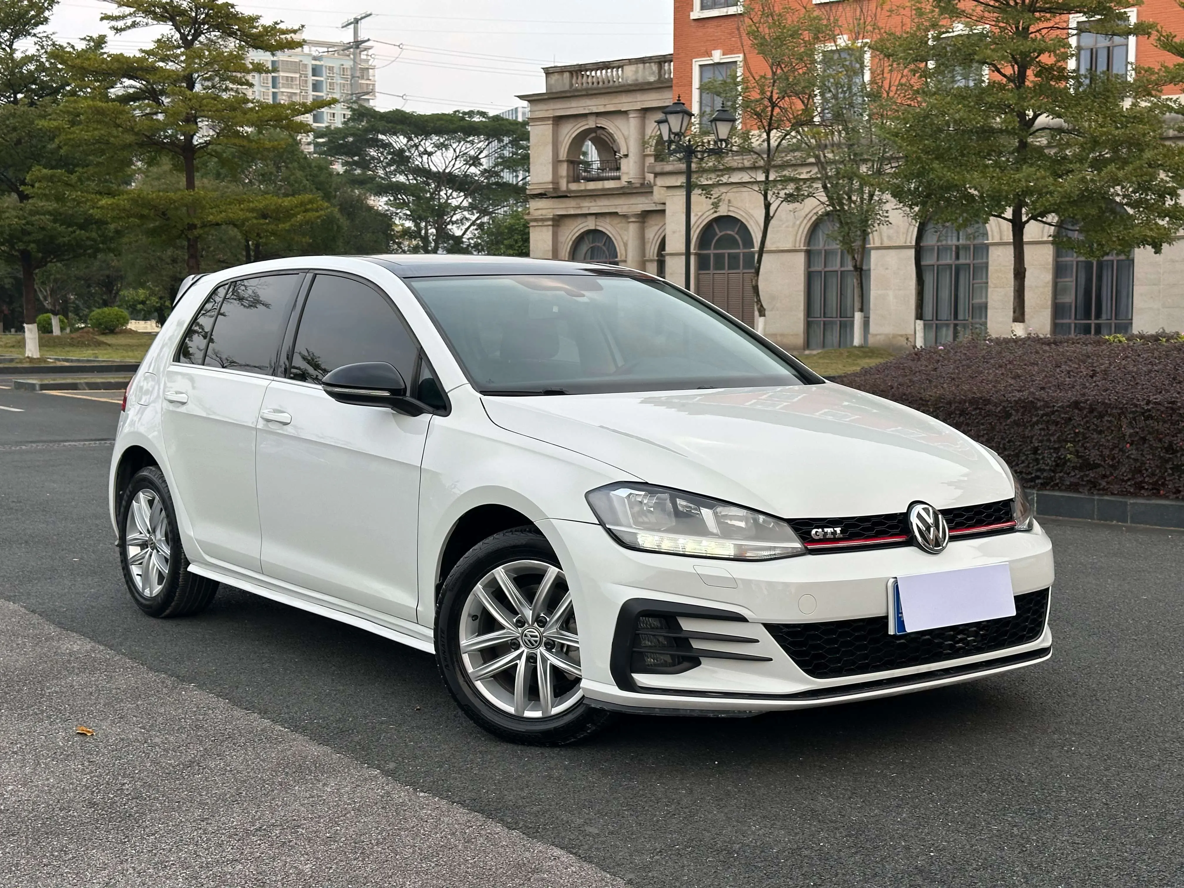 Volkswagen Golf  из Китая