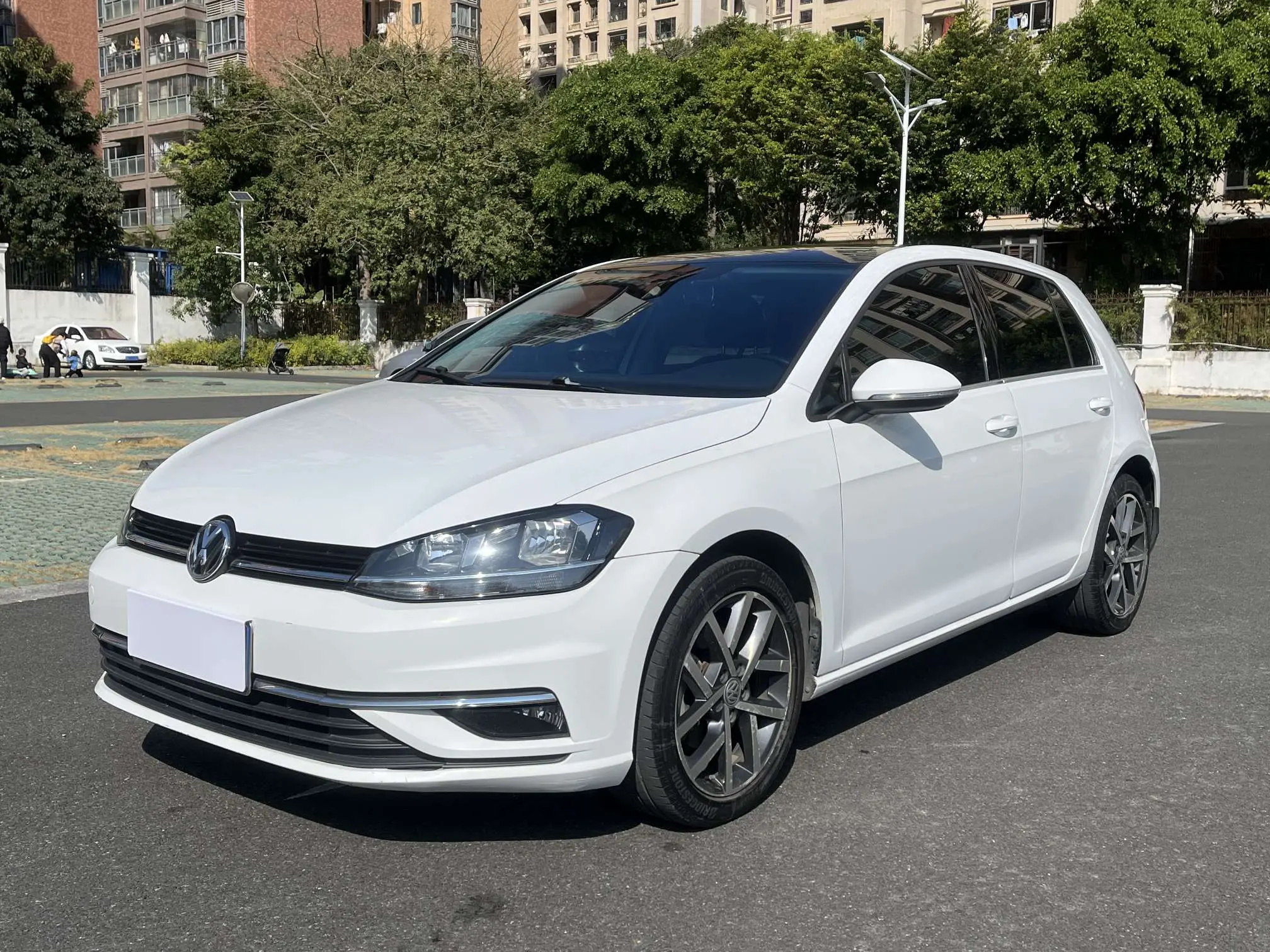Volkswagen Golf  из Китая