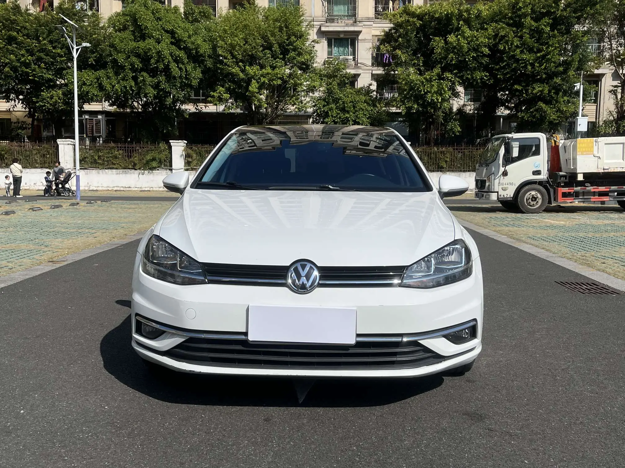 Volkswagen Golf  из Китая