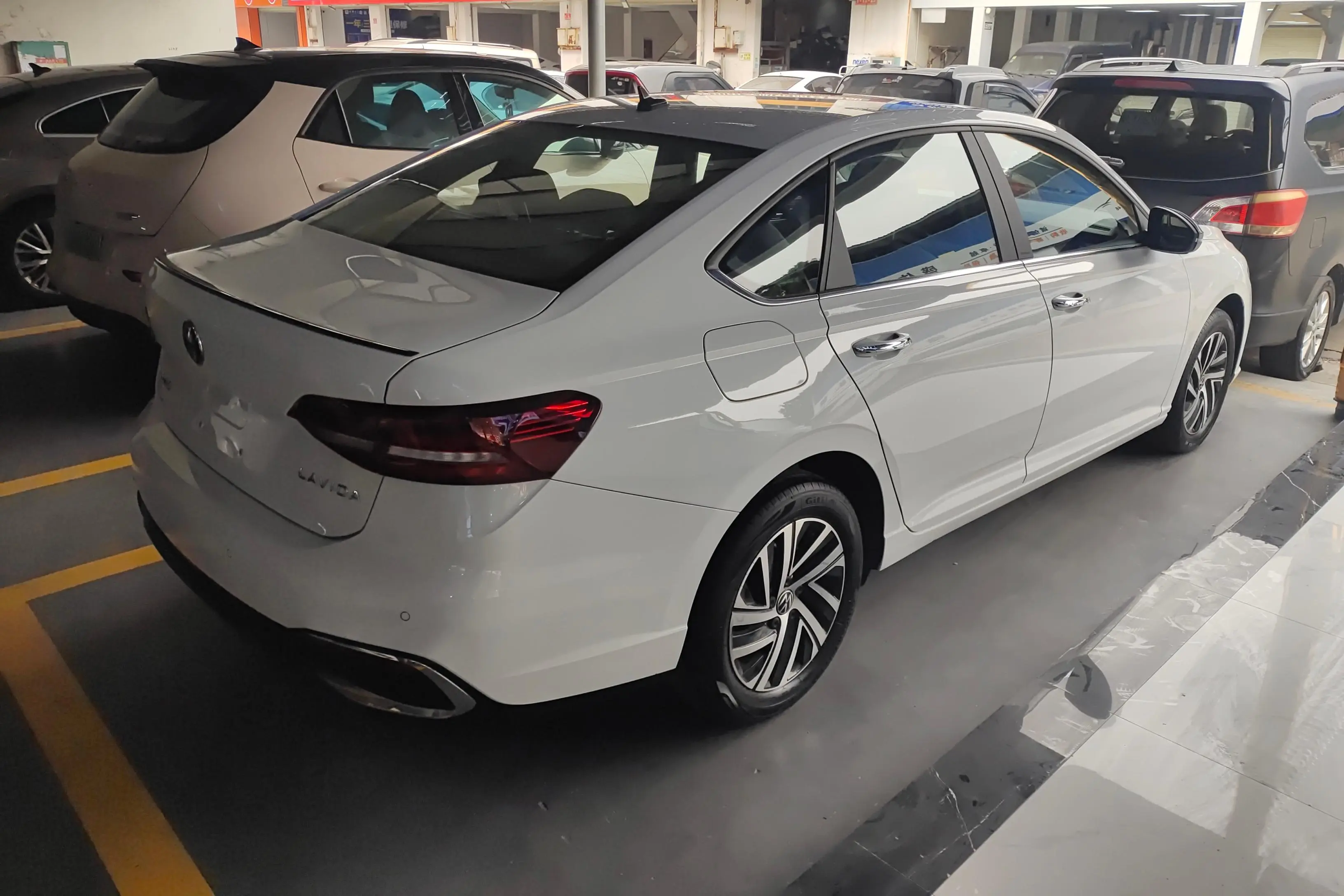 Volkswagen Lavida  из Китая