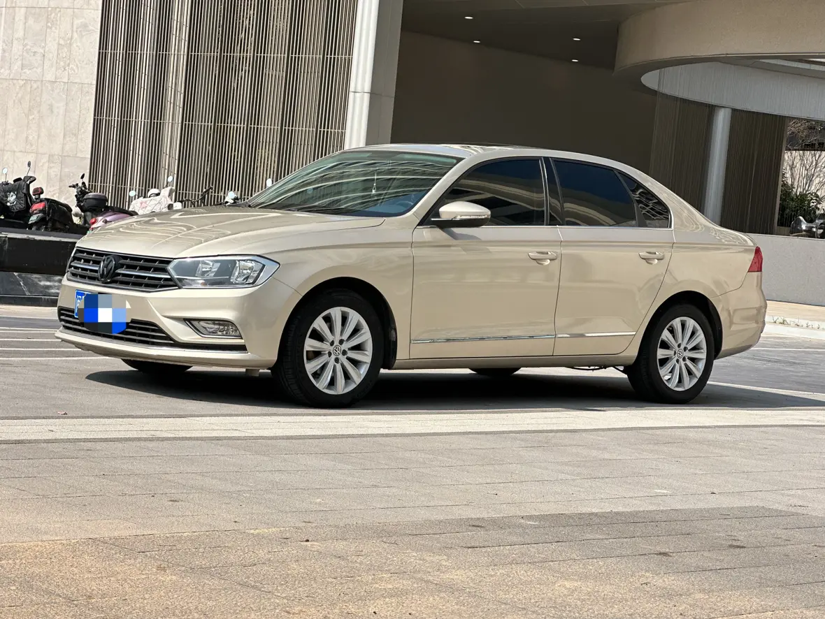 Volkswagen Bora  из Китая