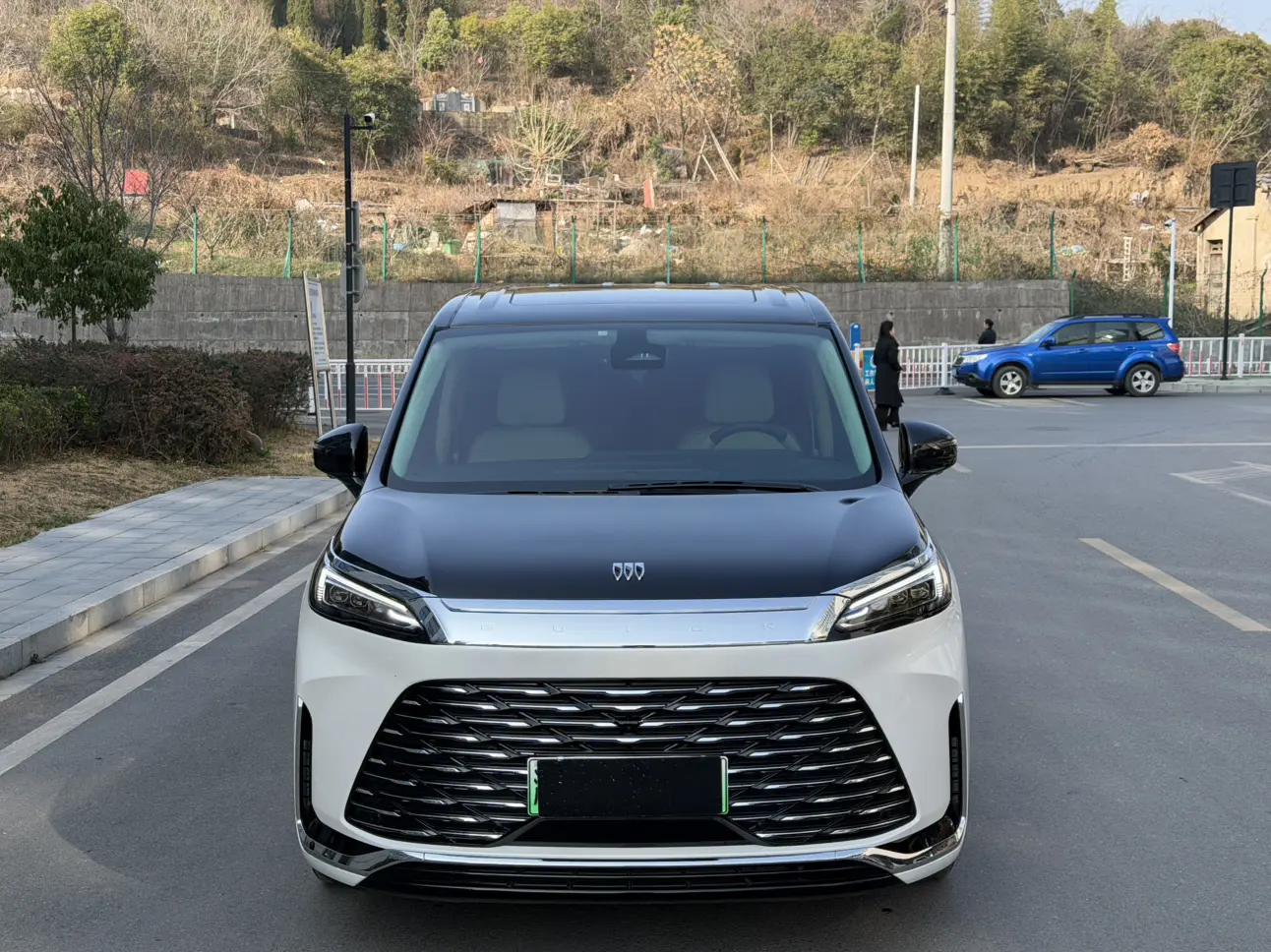 Buick GL8 PHEV  из Китая