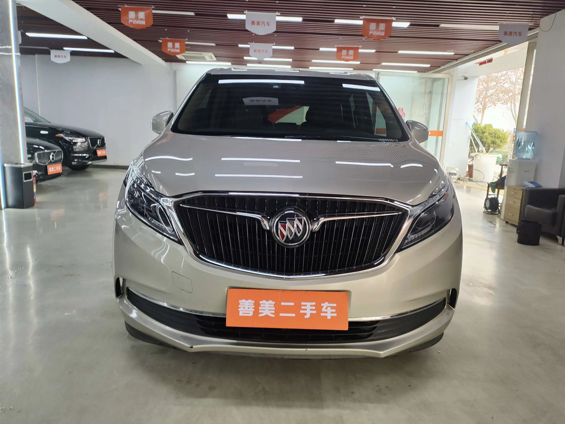 Buick GL8  из Китая