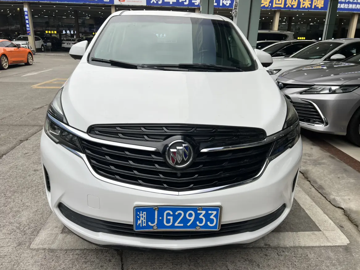 Buick GL8  из Китая