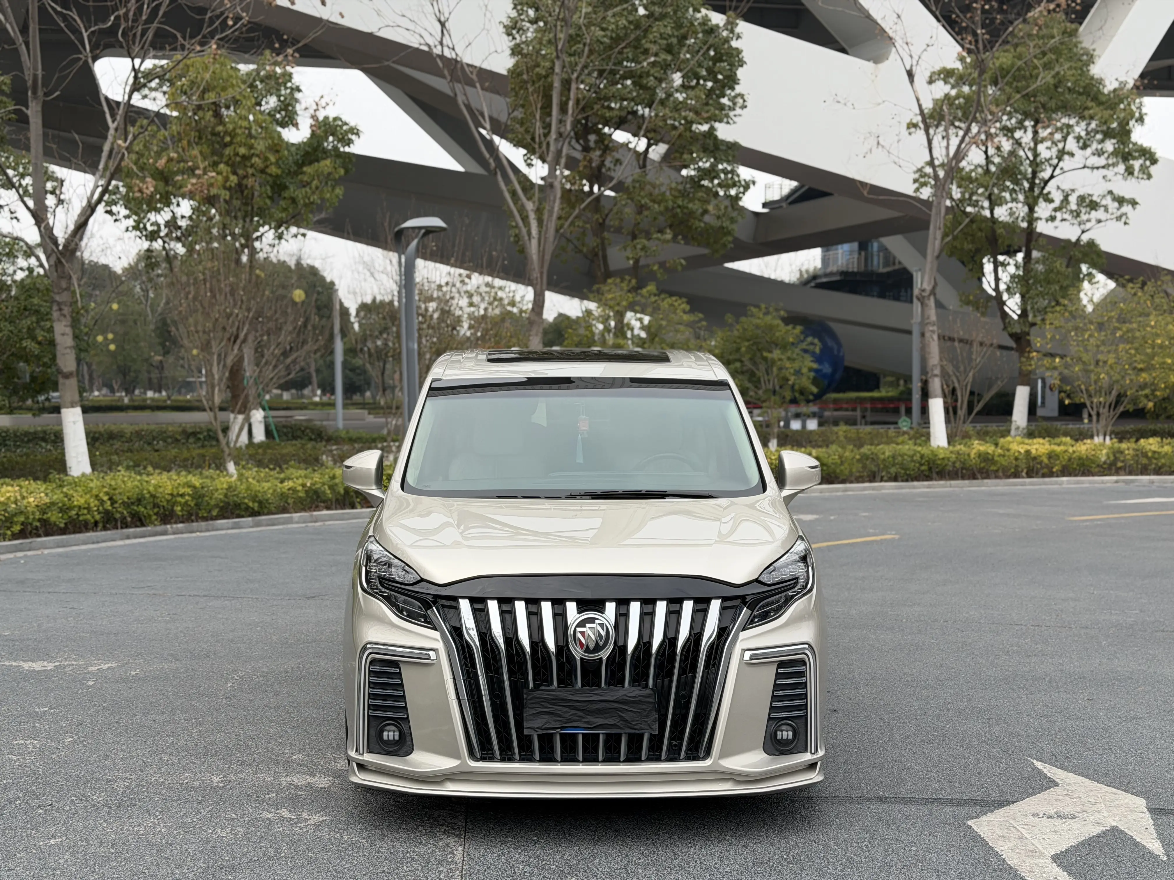 Buick GL8  из Китая