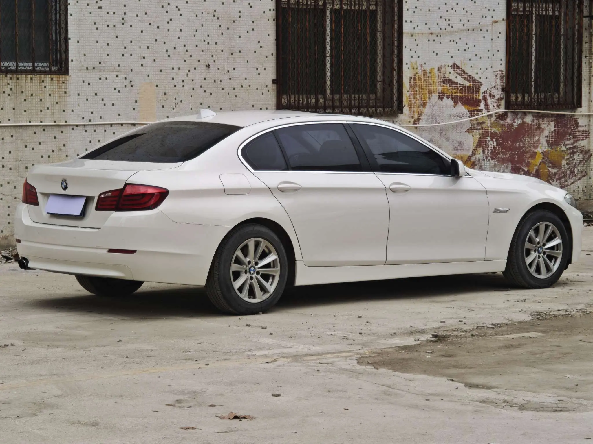 BMW 5 Series  из Китая