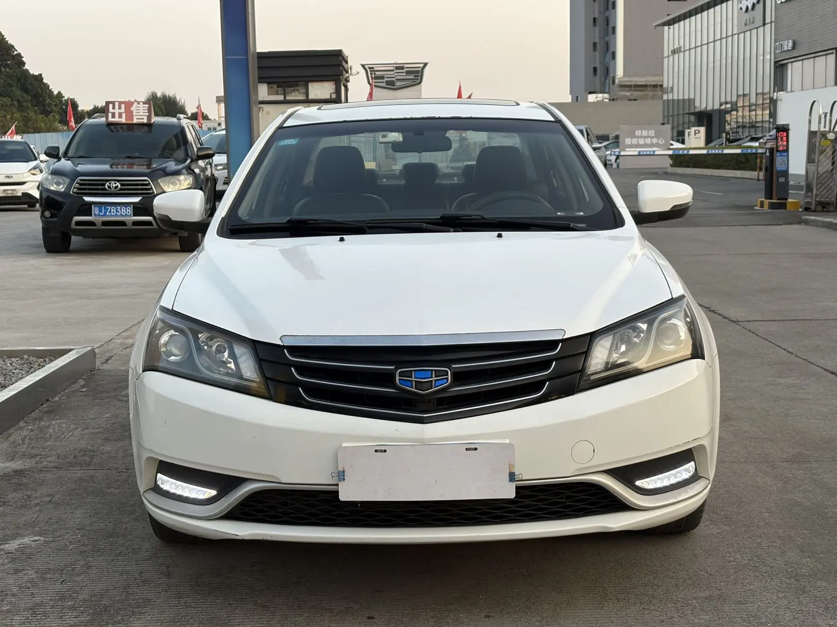 Geely Emgrand  из Китая
