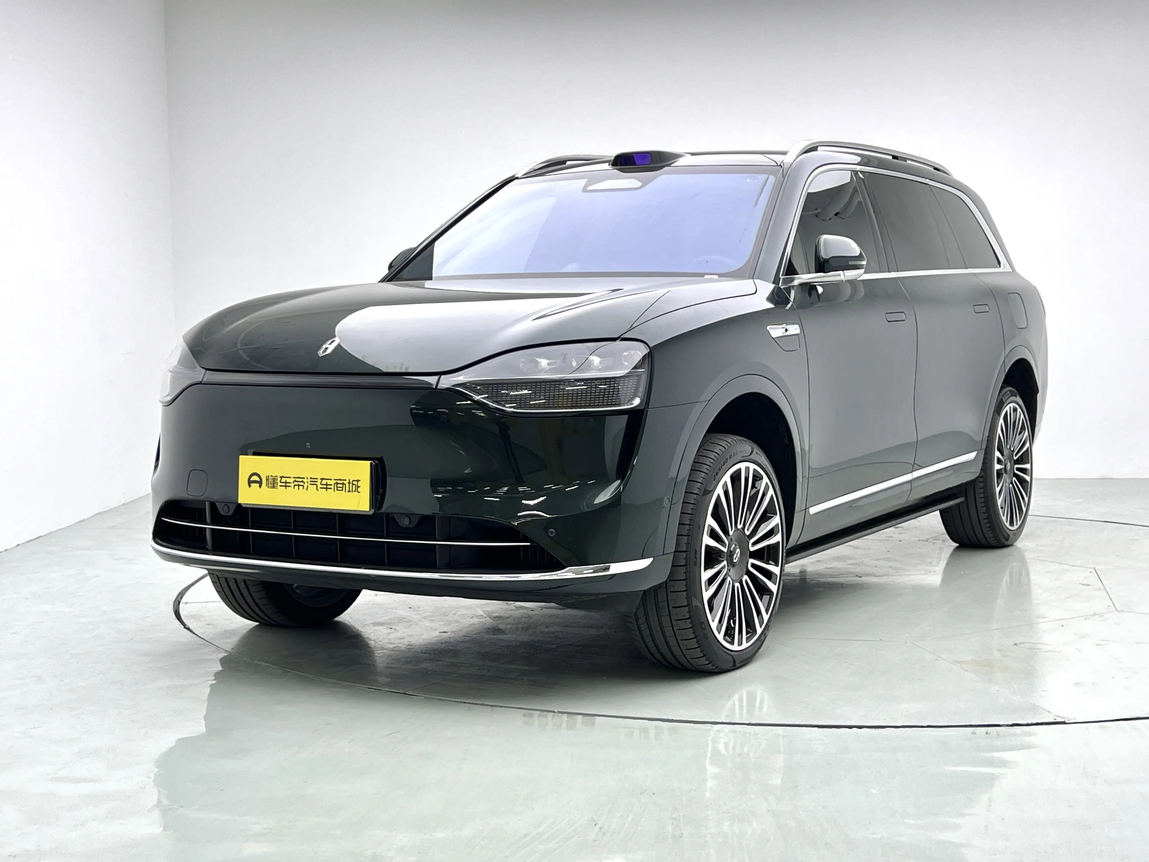 AITO M9 (Wenjie M9)  из Китая