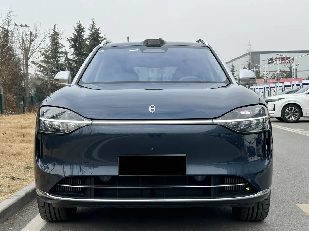 AITO M9 (Wenjie M9)  из Китая