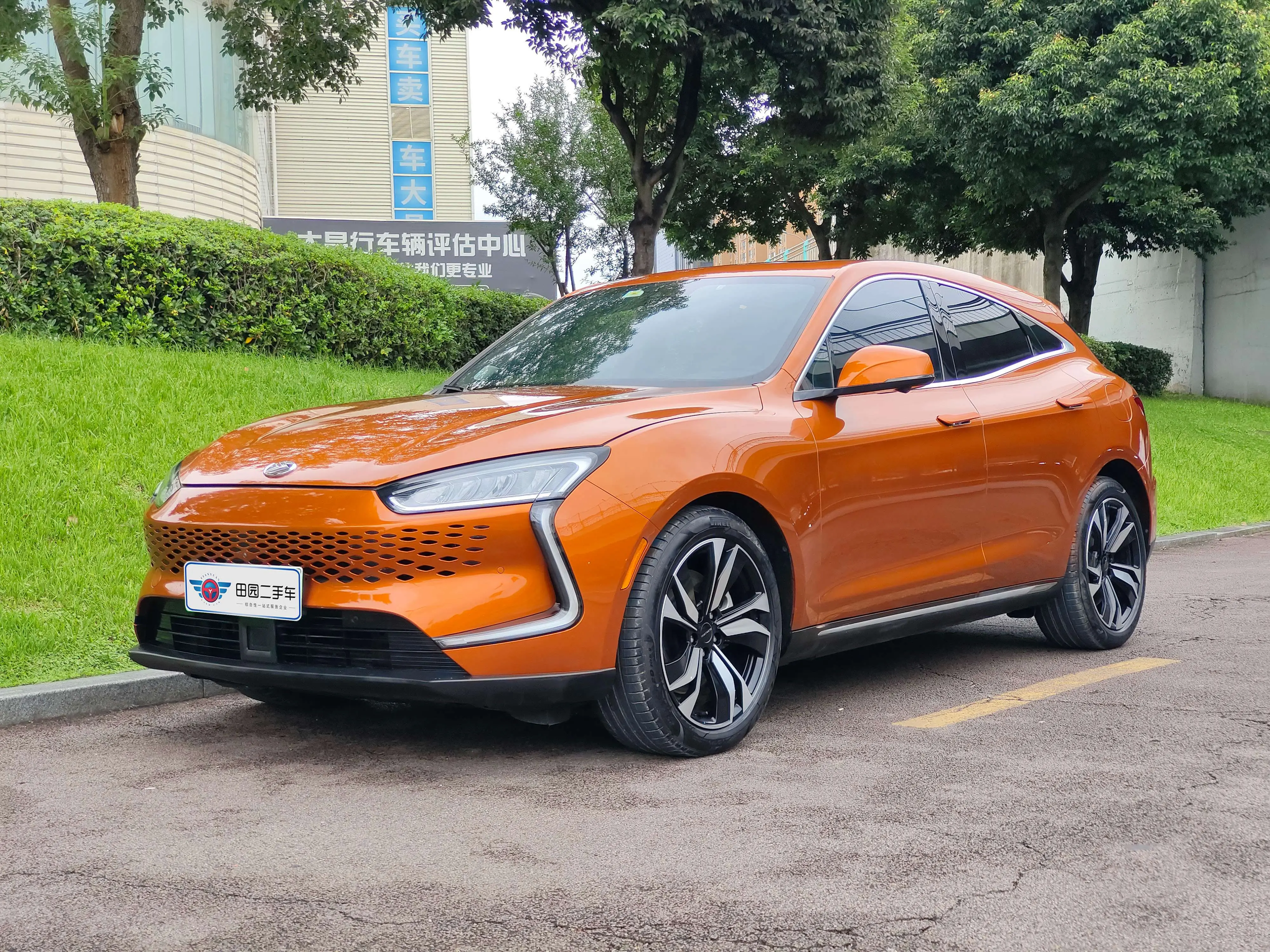 SERES Cyrus SF5  из Китая