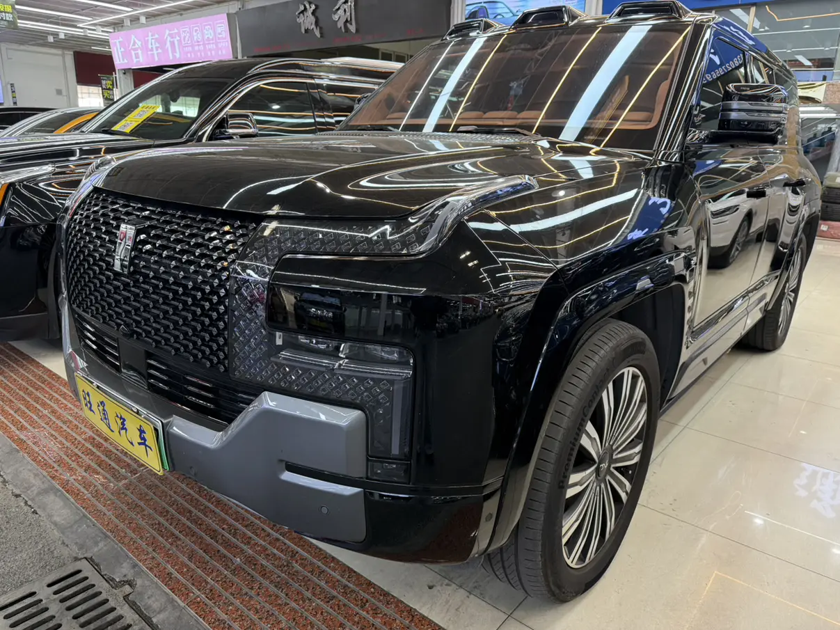 BYD Yangwang U8  из Китая