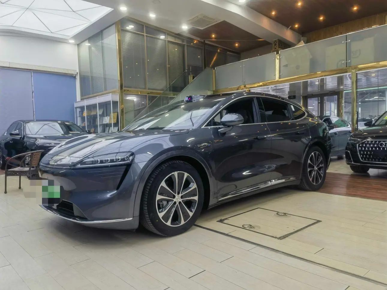 Luxeed Zhijie R7  из Китая