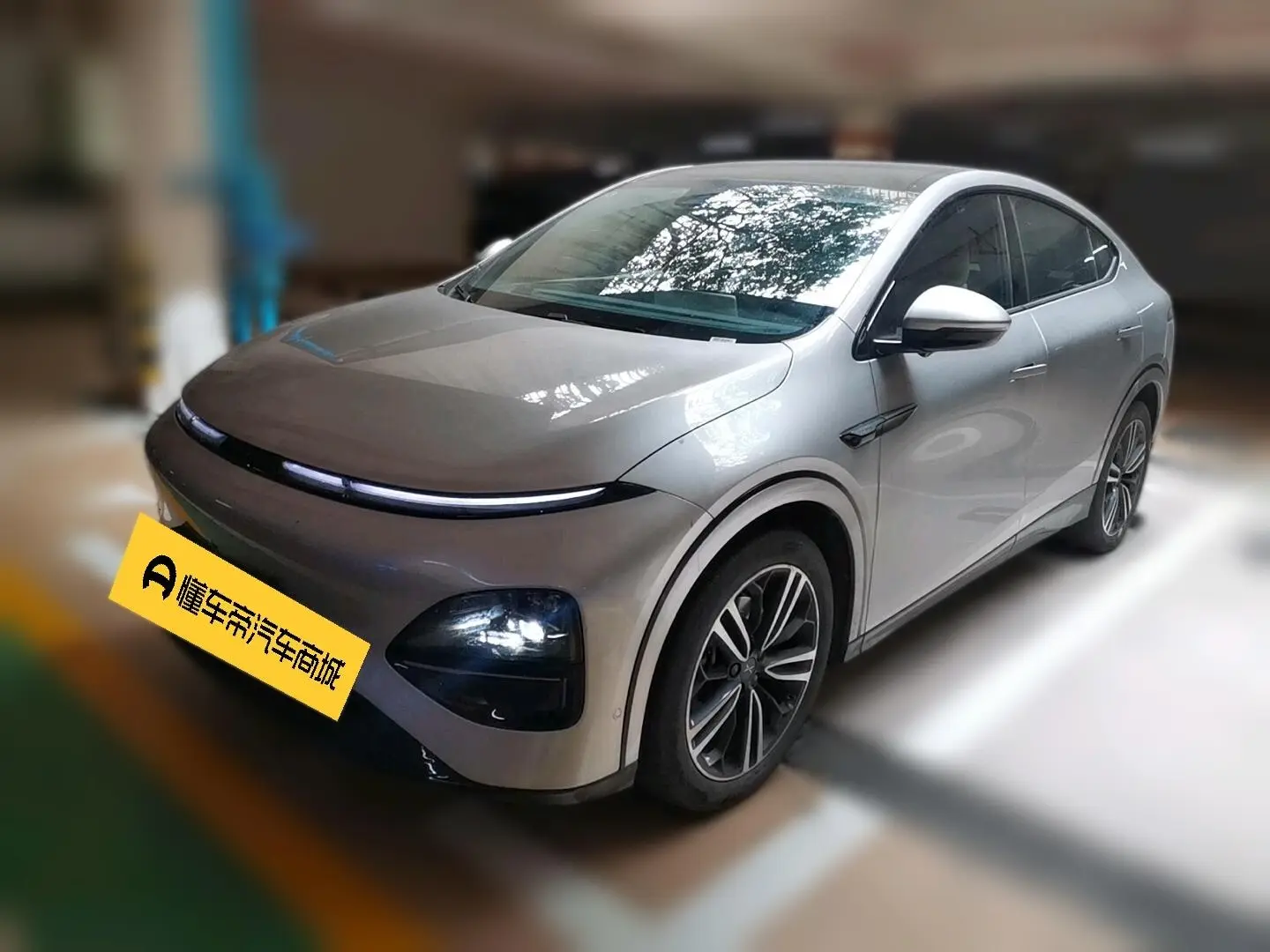 Xpeng G6  из Китая