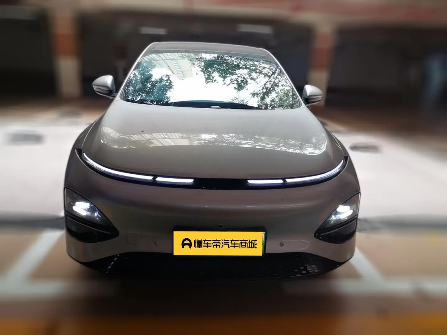 Xpeng G6  из Китая