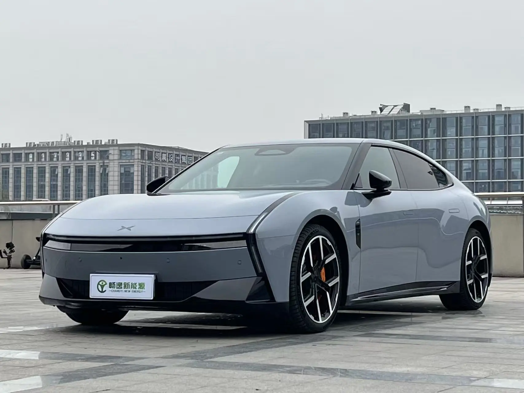 Xpeng P7  из Китая