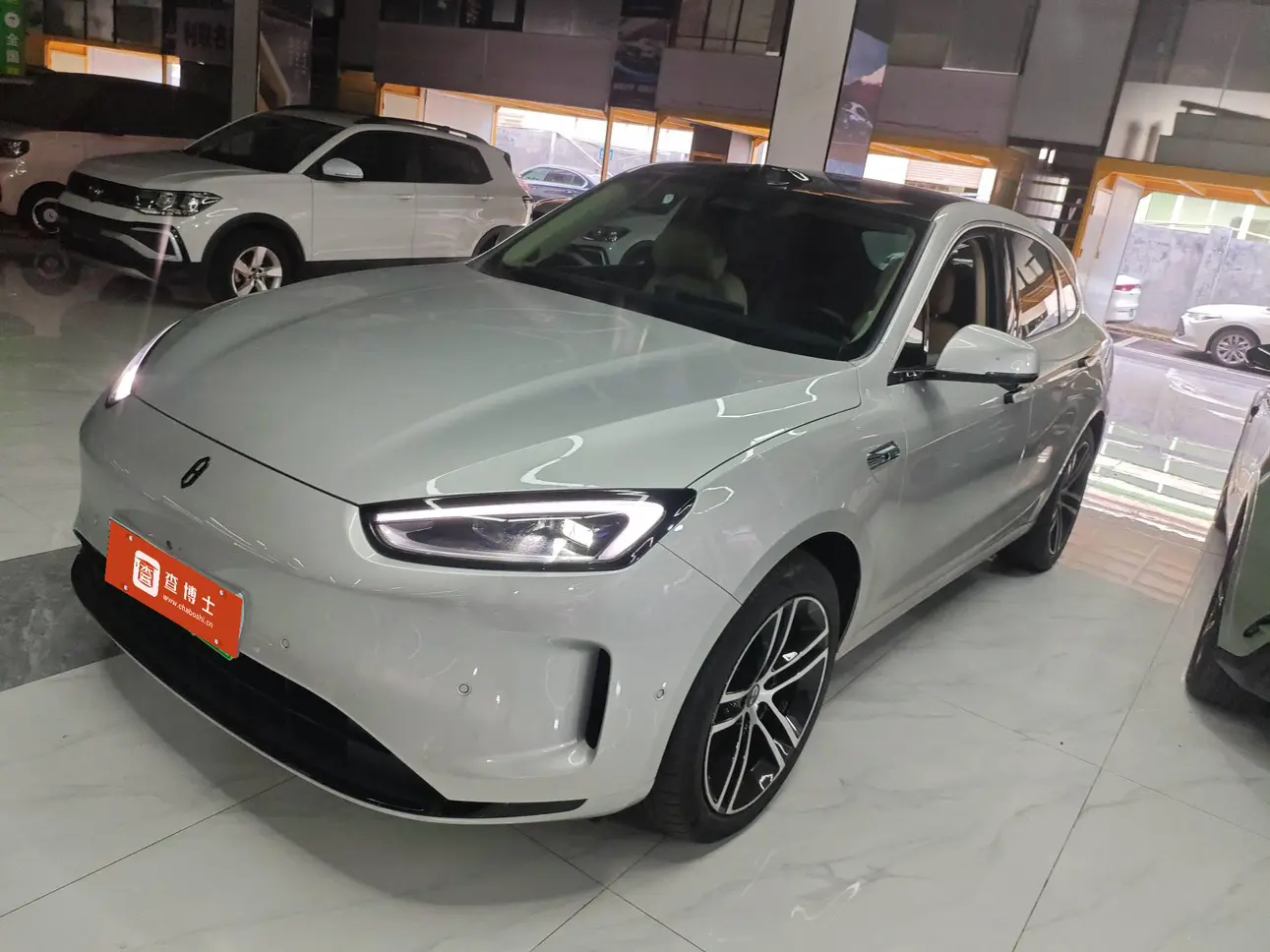 AITO M5 (Wenjie M5)  из Китая