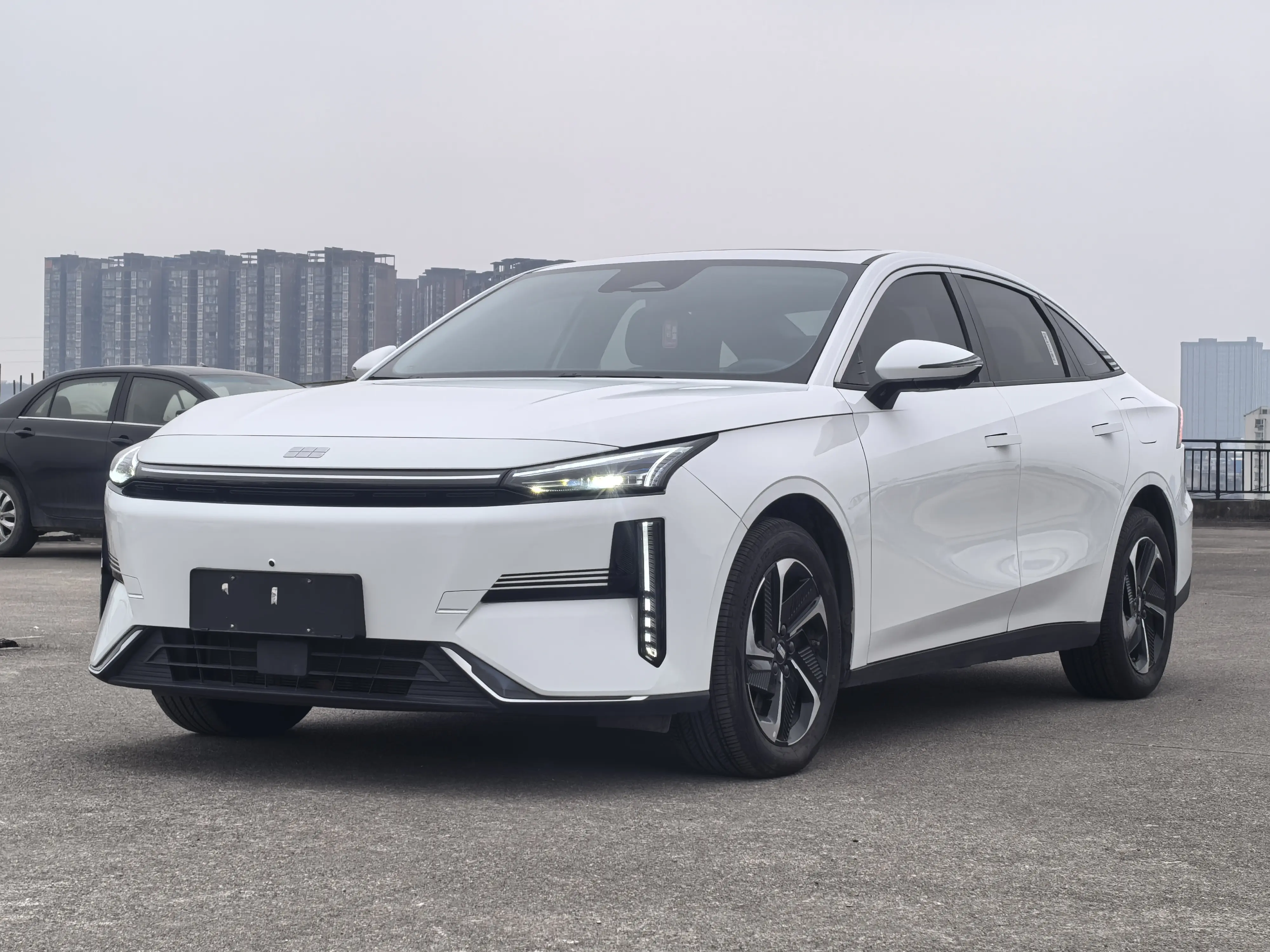 Geely Galaxy L6  из Китая