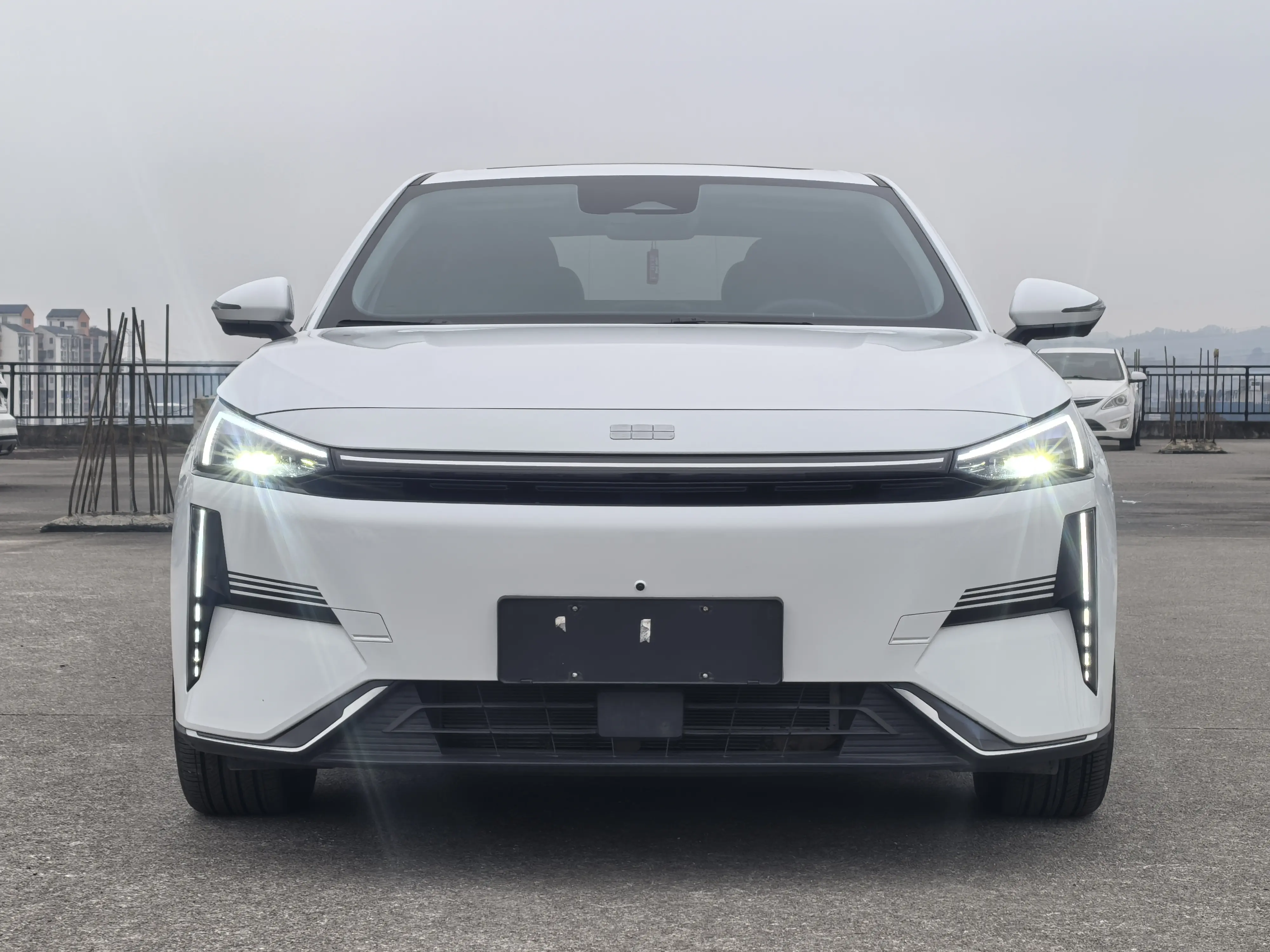 Geely Galaxy L6  из Китая