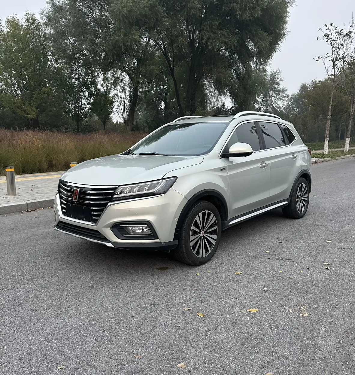 Roewe eRX5  из Китая