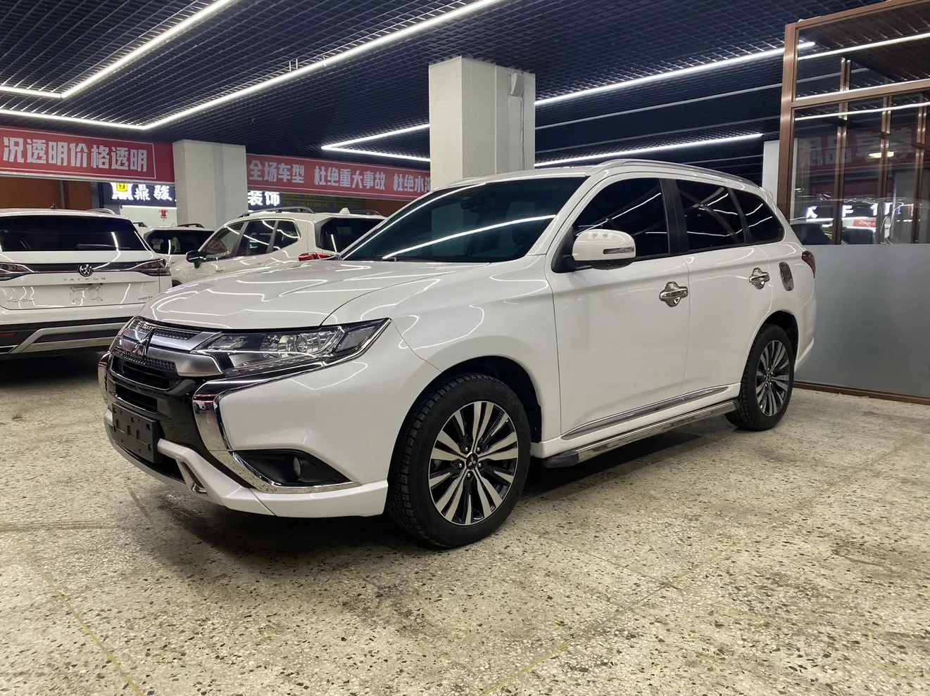 Mitsubishi Outlander  из Китая