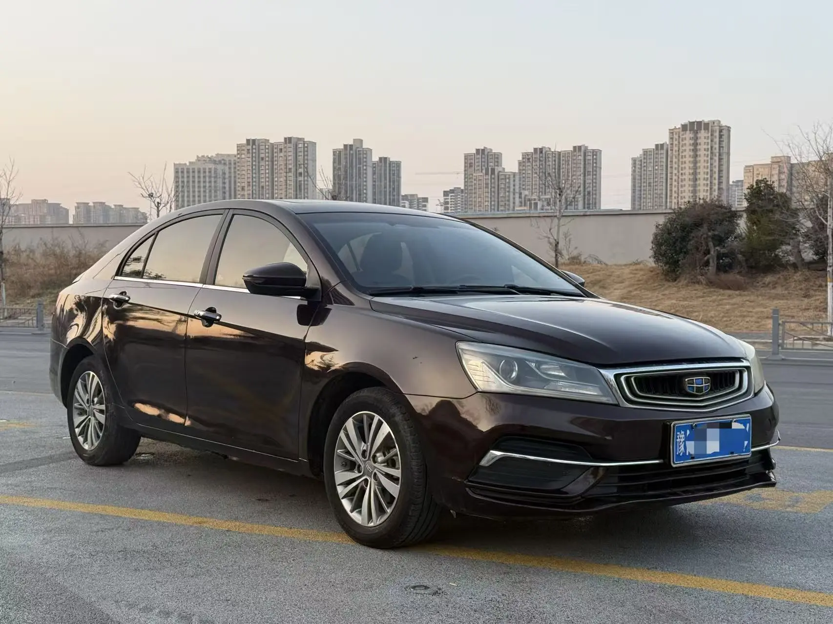 Geely Emgrand  из Китая