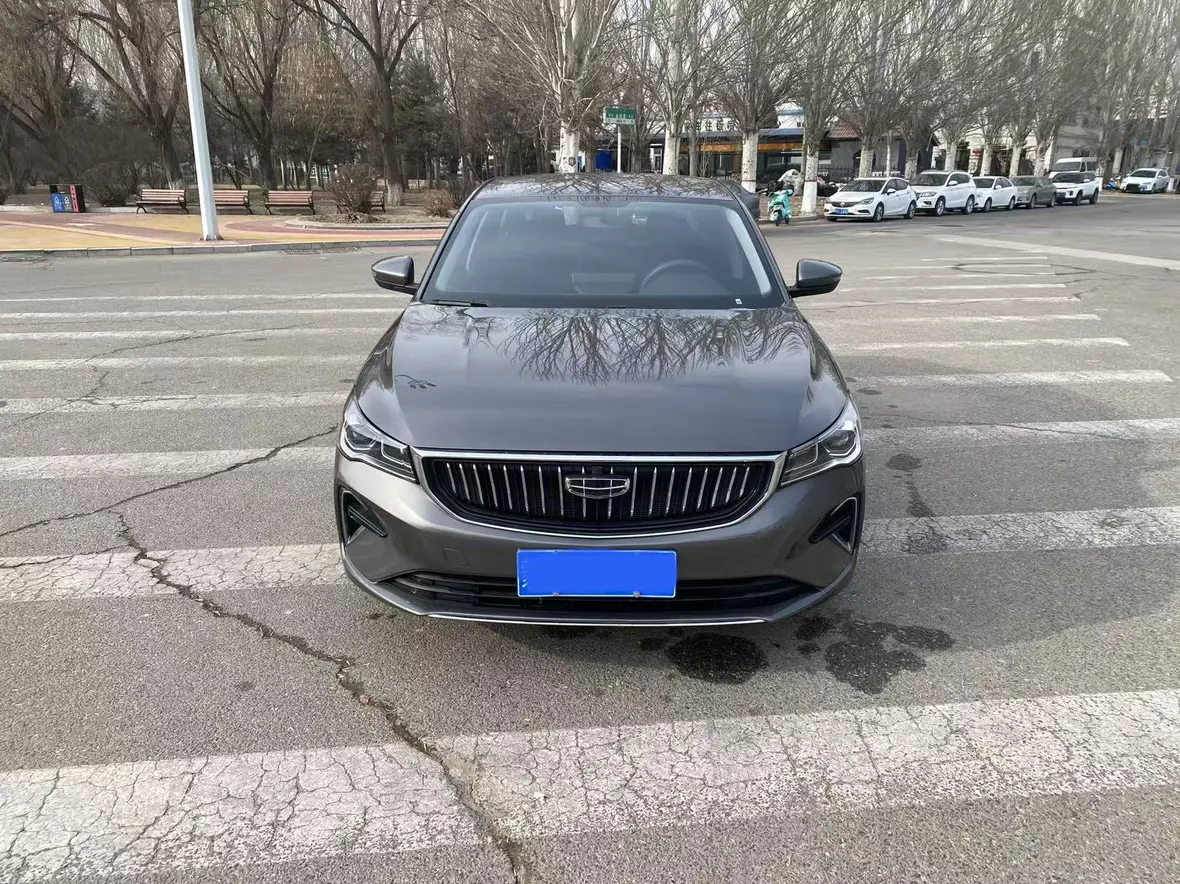 Geely Emgrand  из Китая