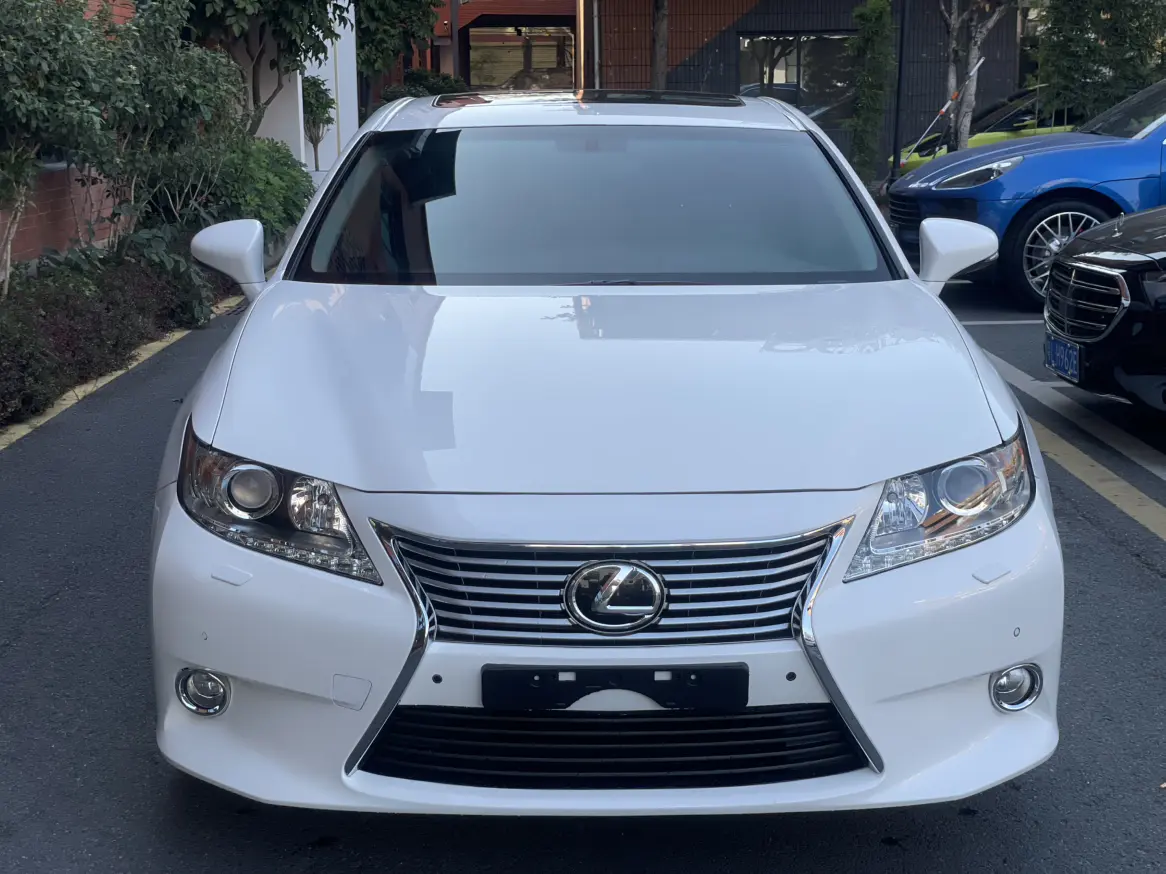Lexus ES  из Китая