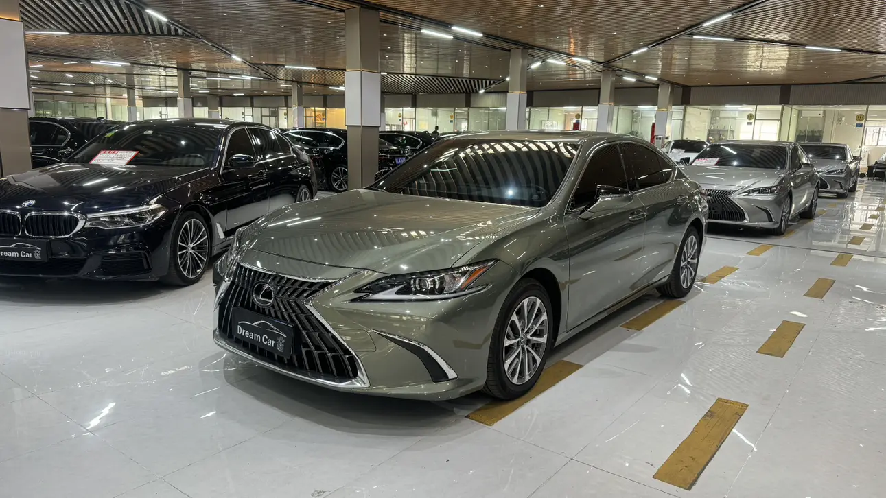 Lexus ES  из Китая