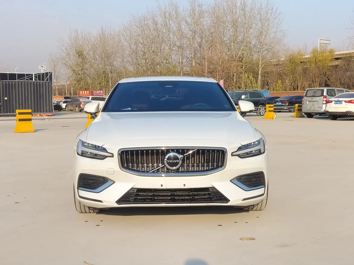 Volvo S60  из Китая