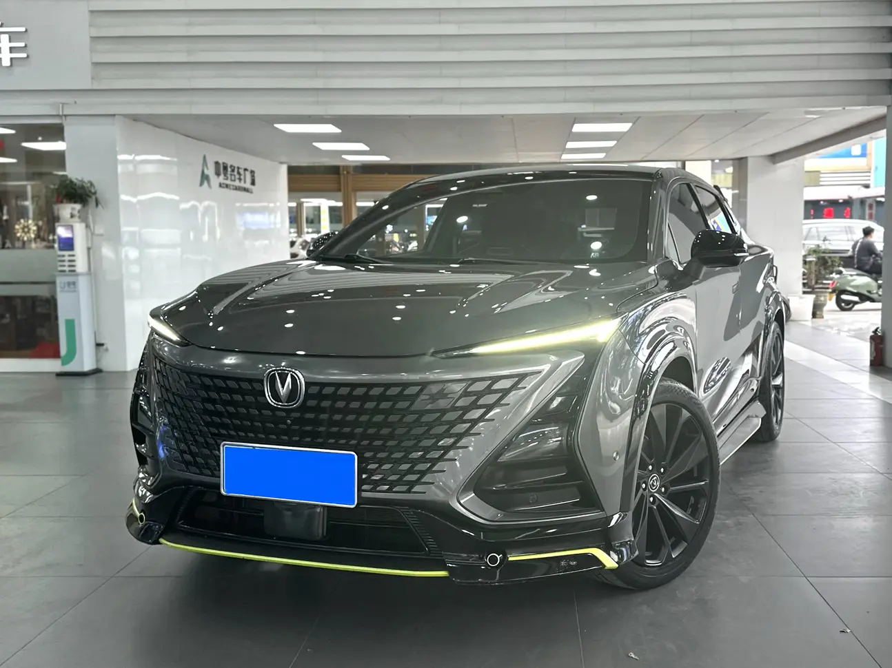 Changan UNI-T  из Китая