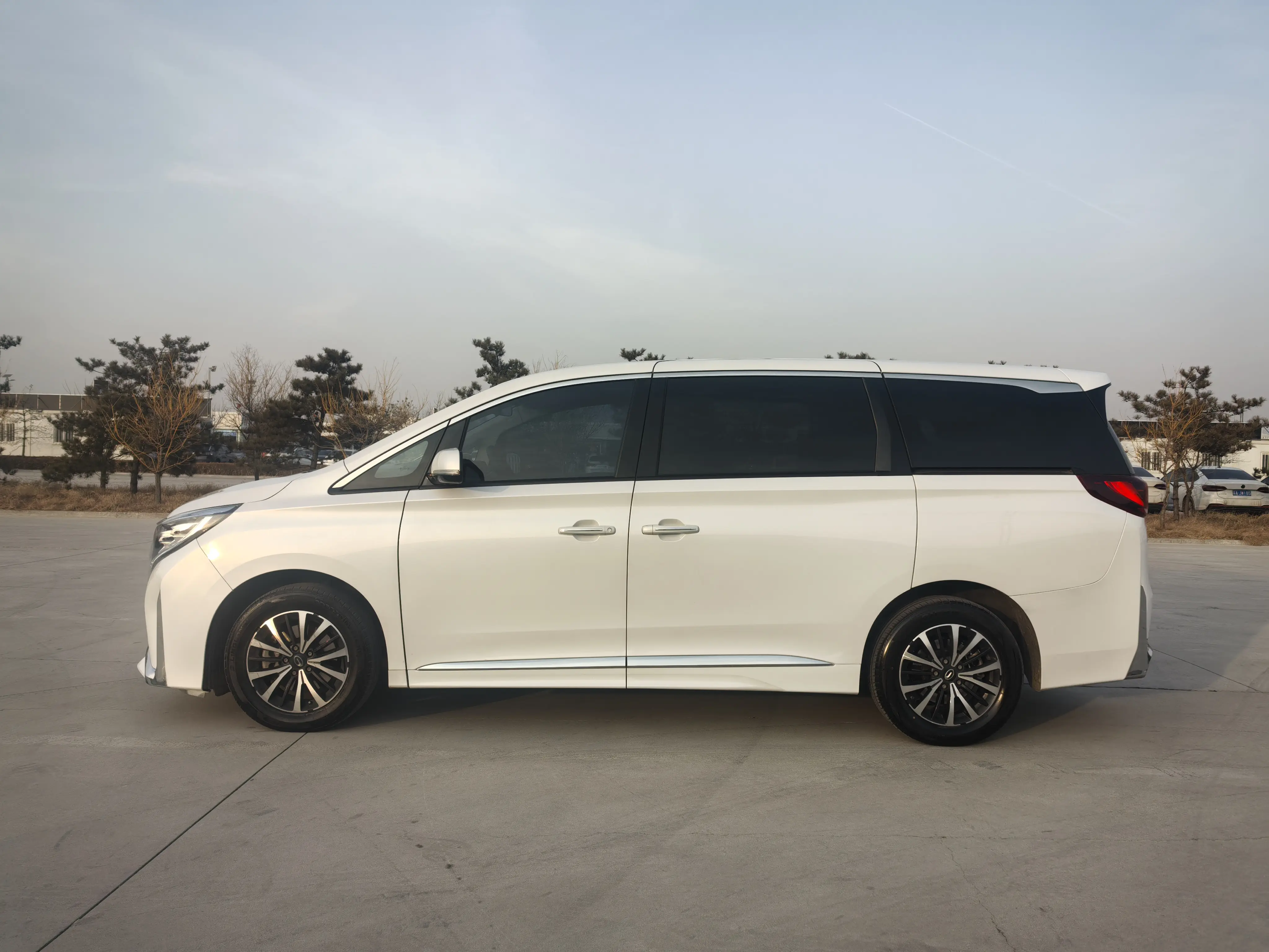 GAC Trumpchi M8  из Китая