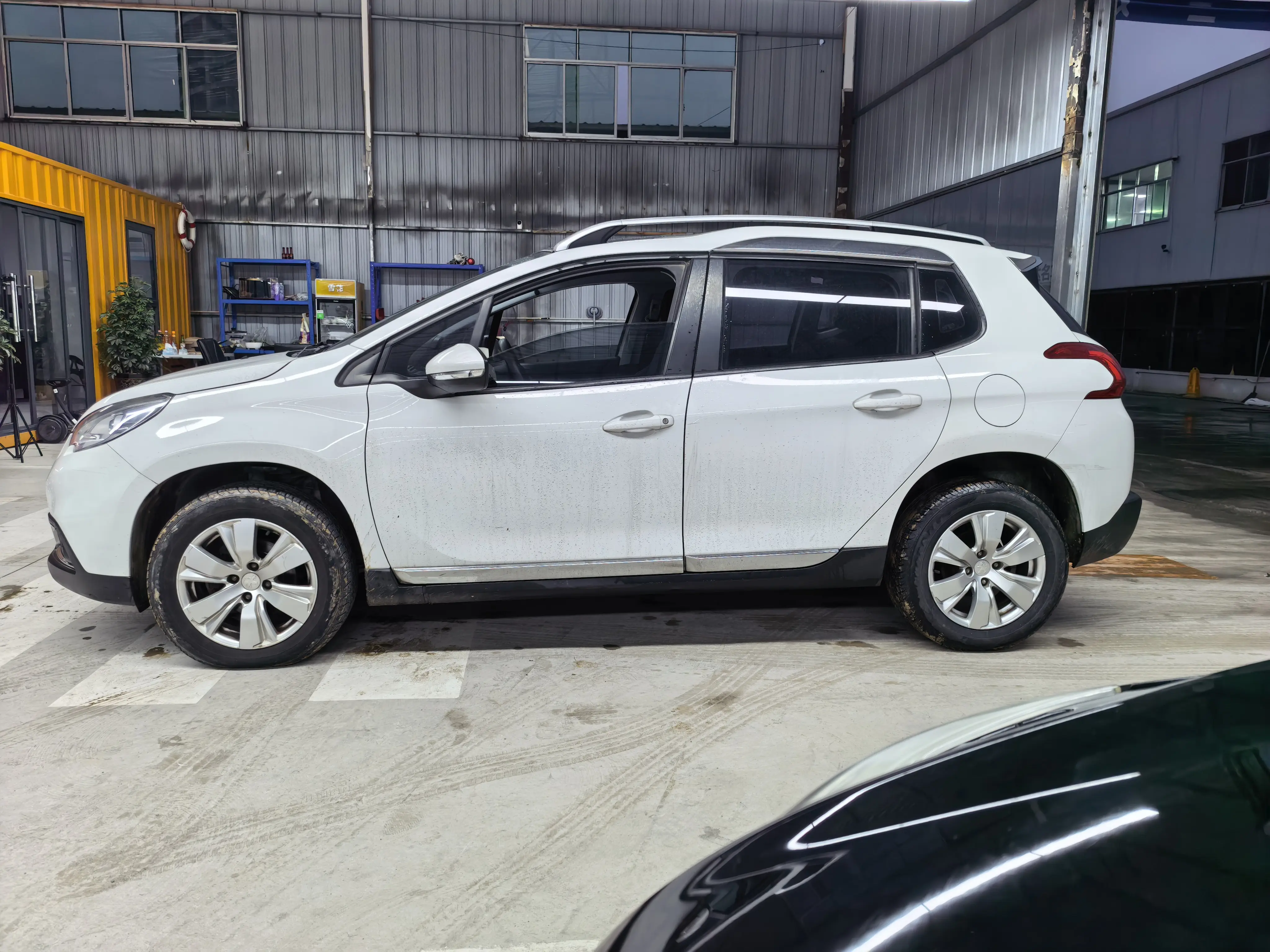 Peugeot 2008  из Китая