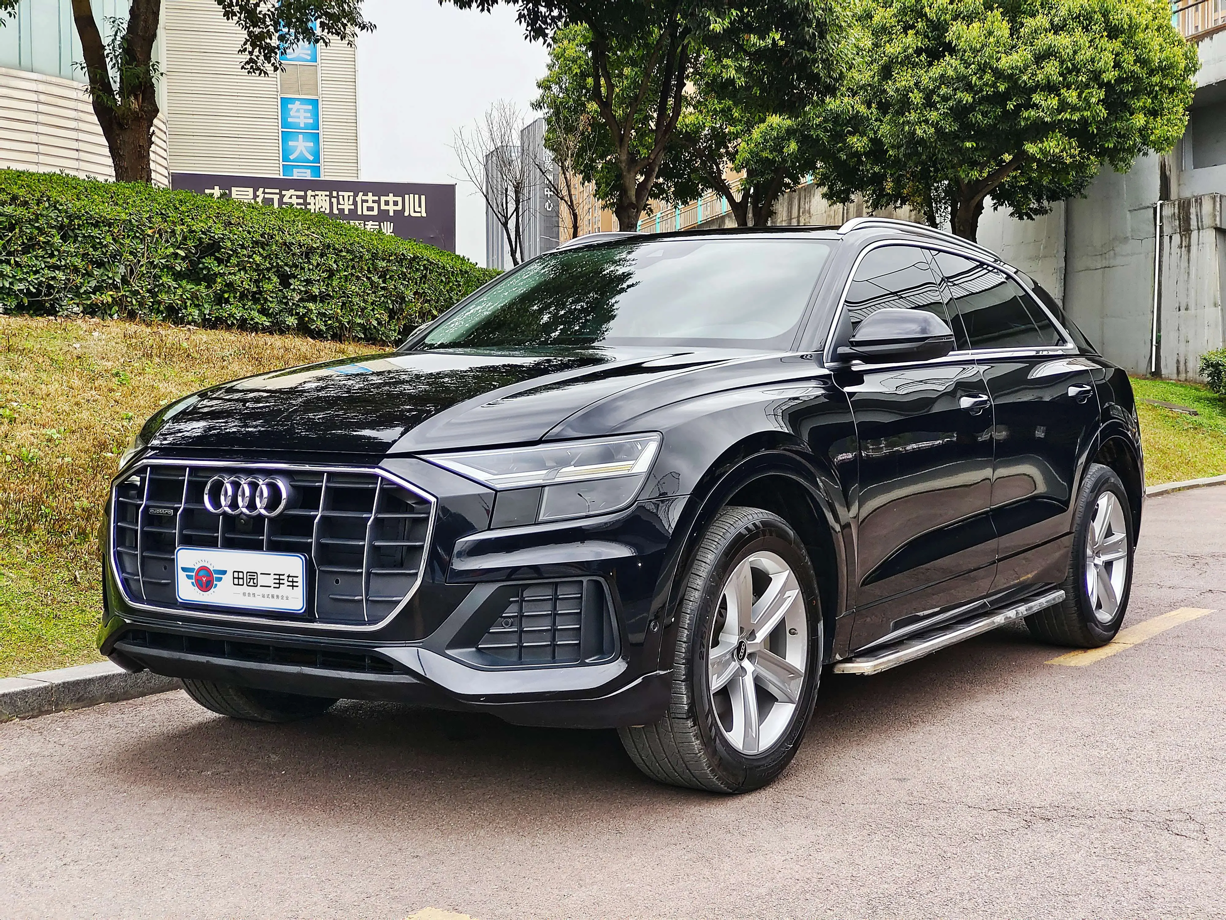 Audi Q8  из Китая