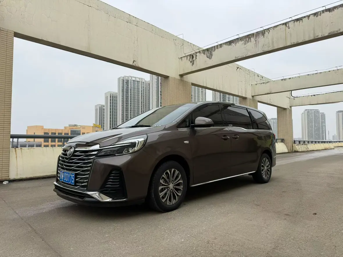 Buick GL8  из Китая