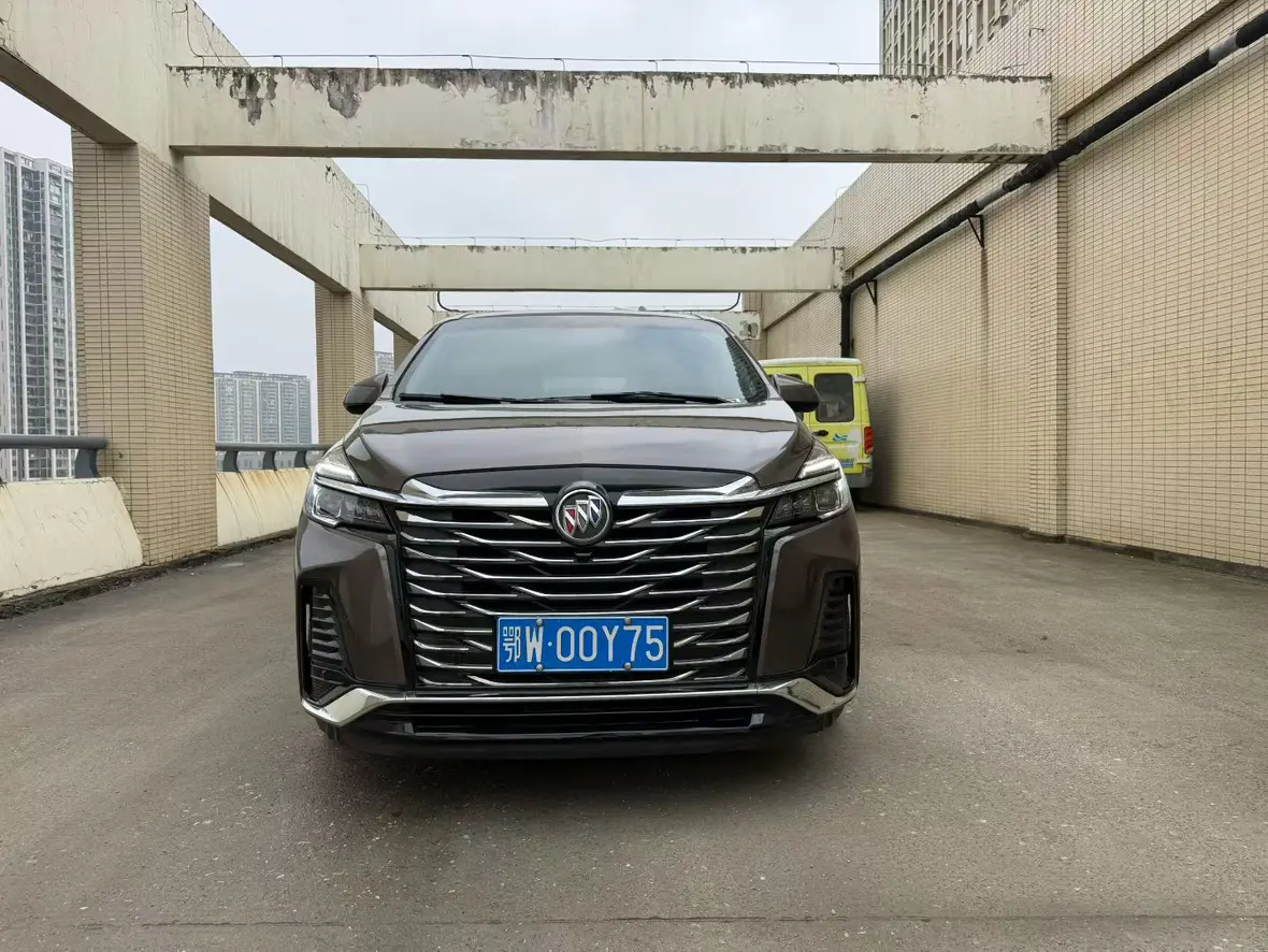 Buick GL8  из Китая