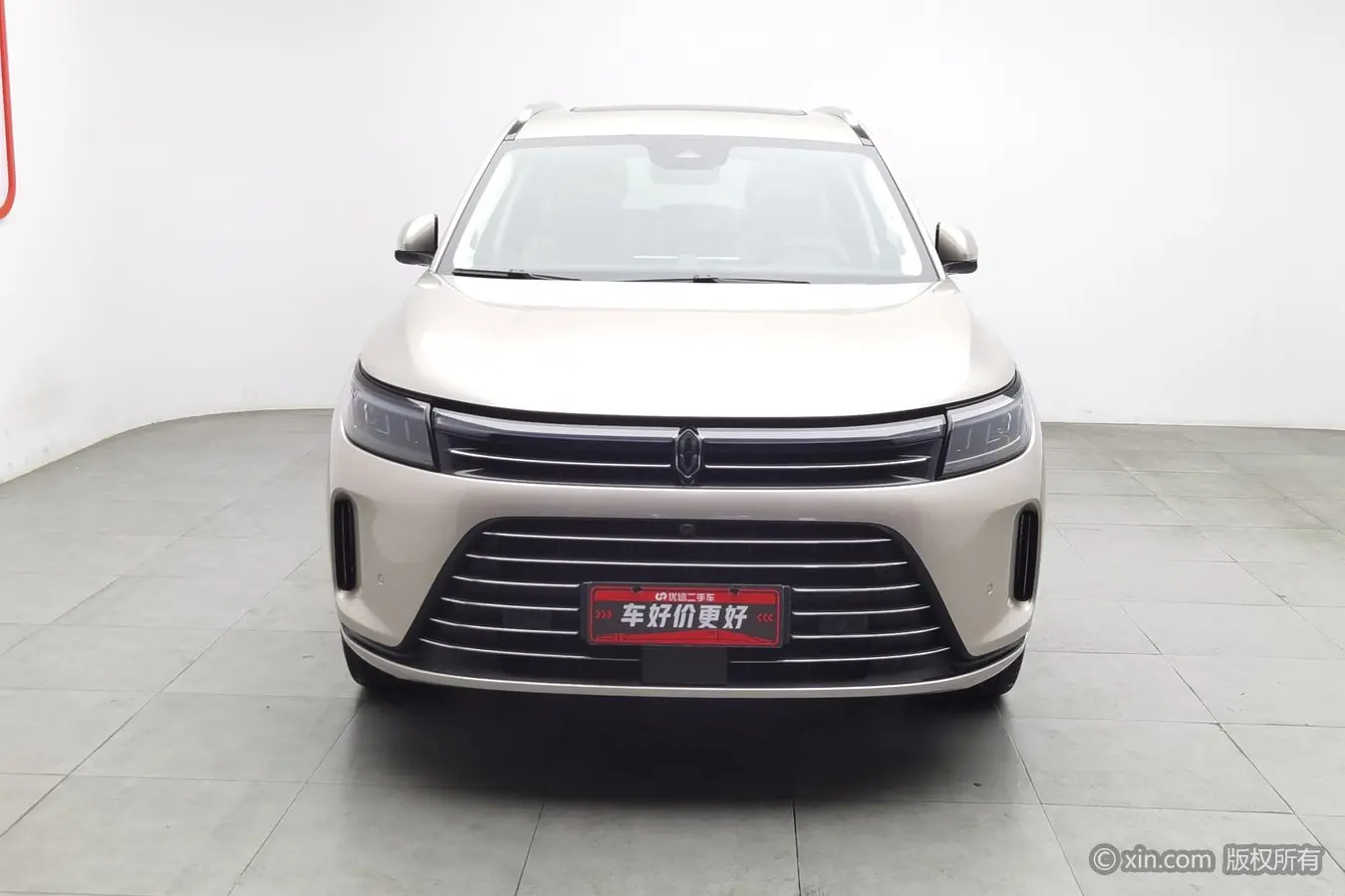 AITO M7 (Wenjie M7)  из Китая