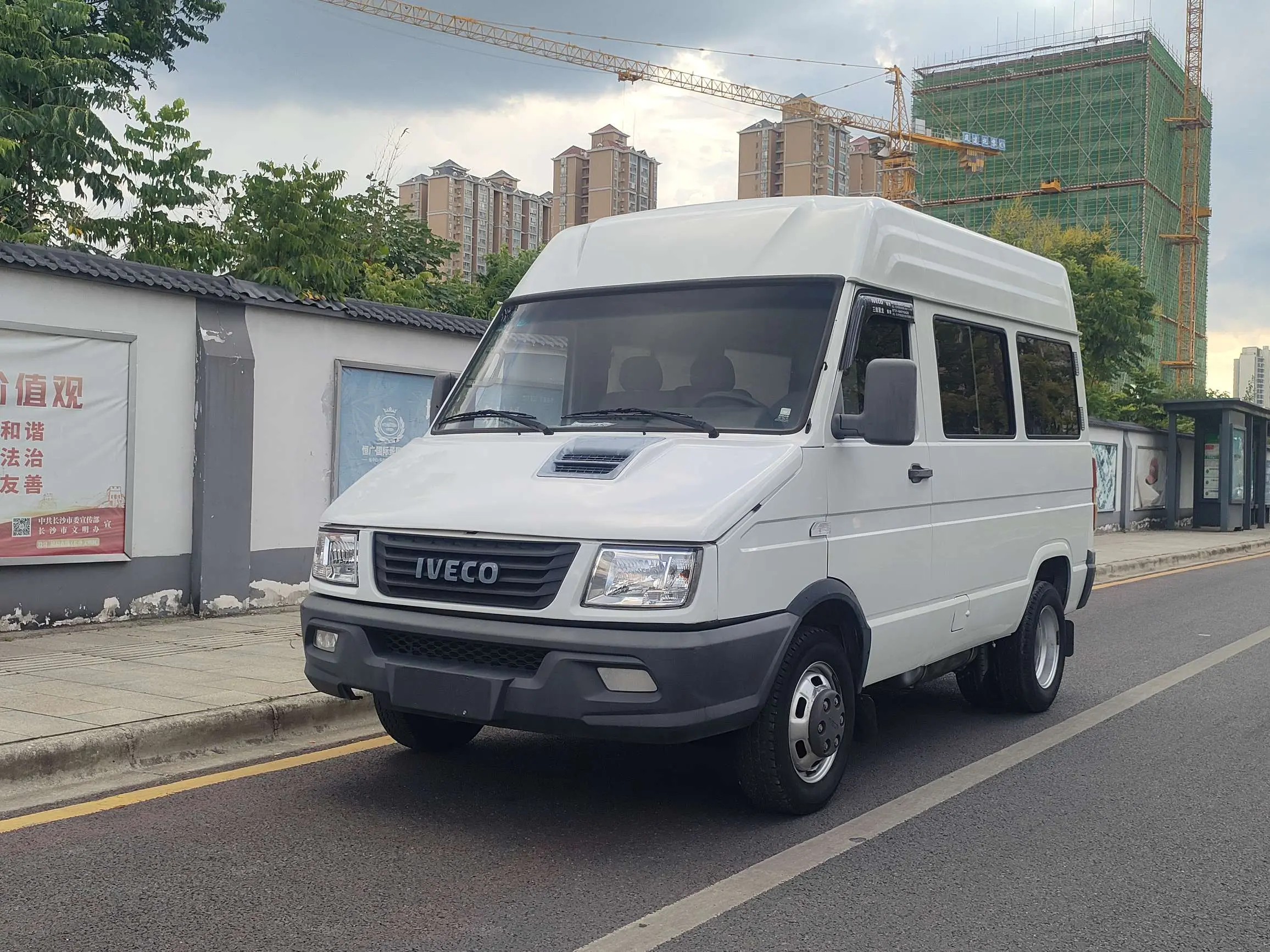 Iveco proud  из Китая