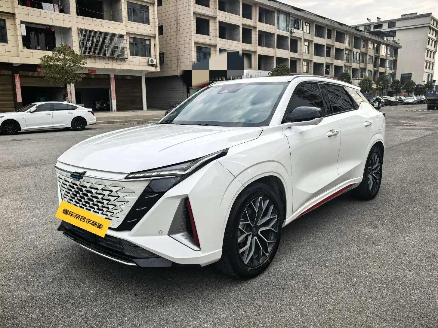 Oshan Changan Auchan Z6  из Китая