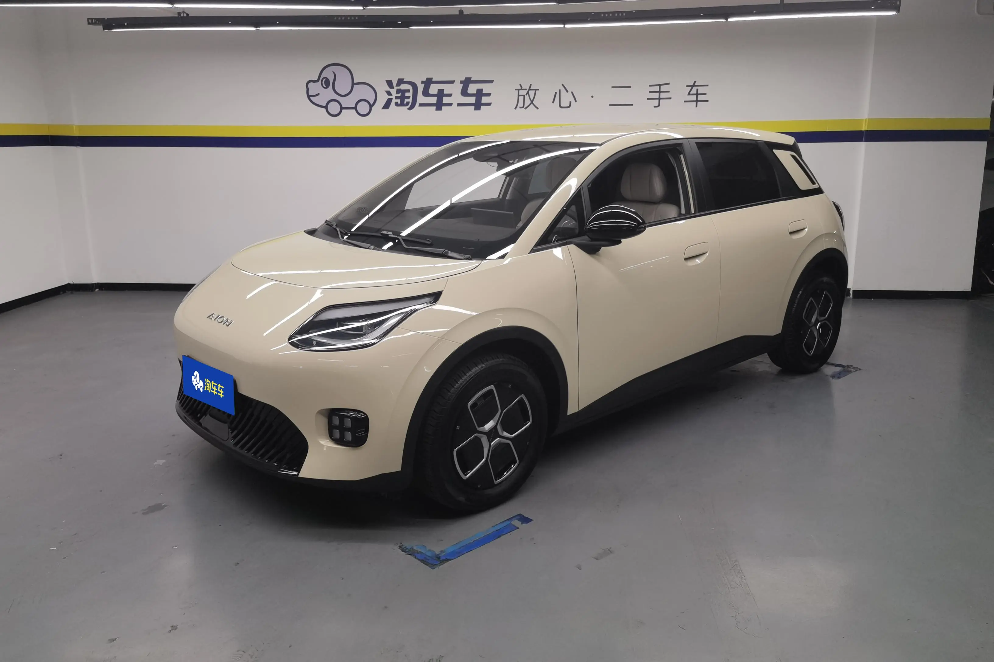 AION UT  из Китая