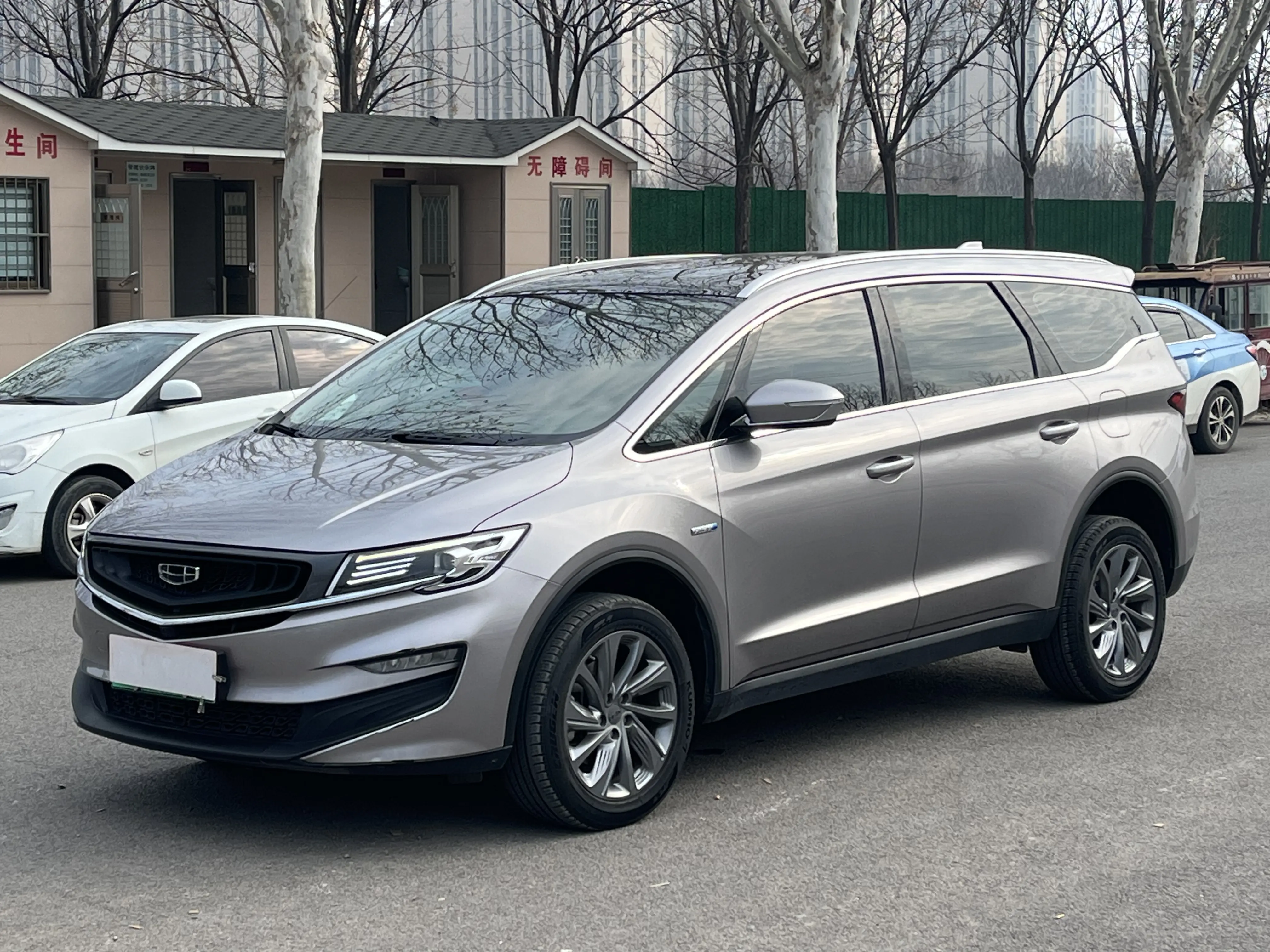 Geely Jiaji PHEV  из Китая